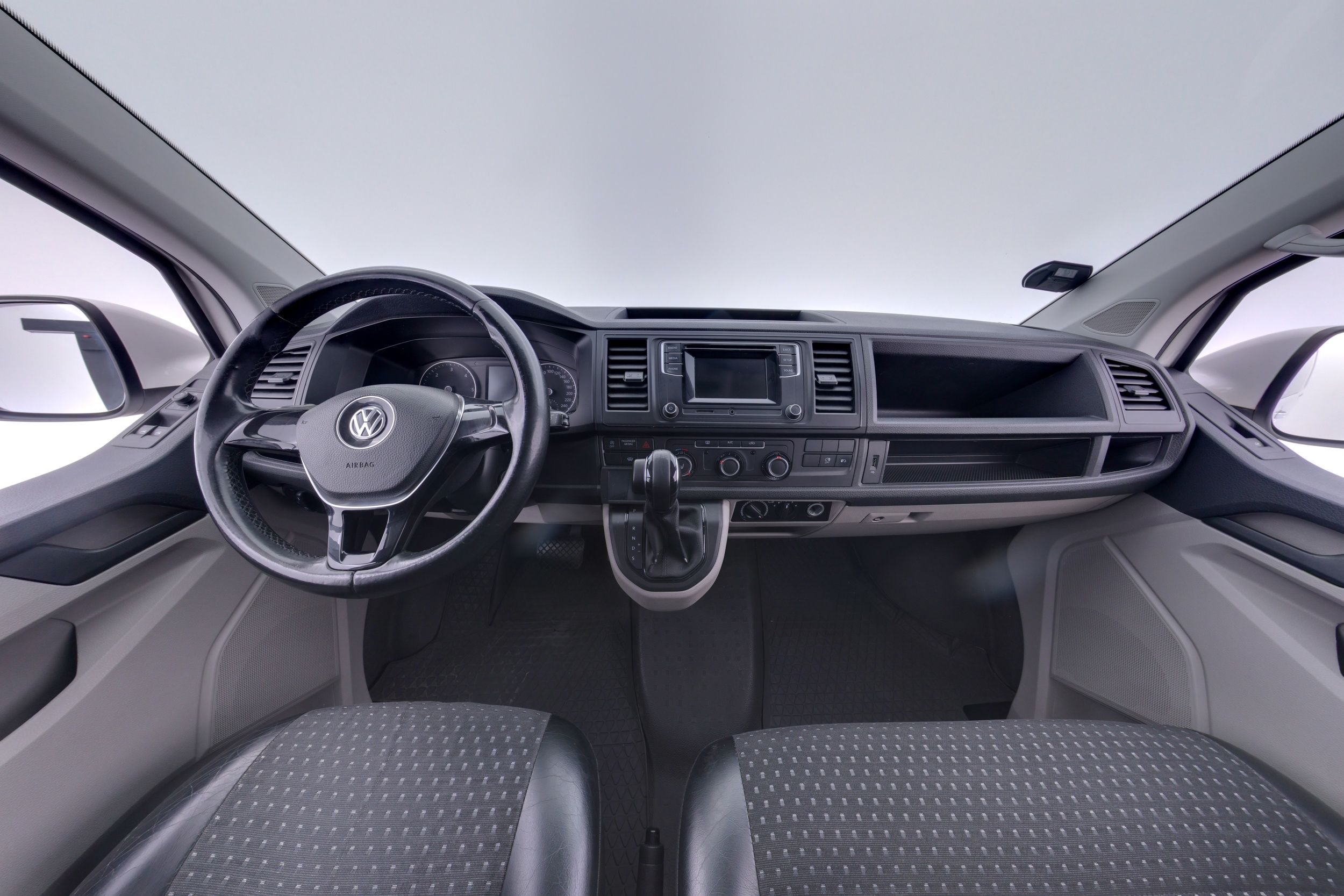 Volkswagen Transporter 2017, kuva 7/27