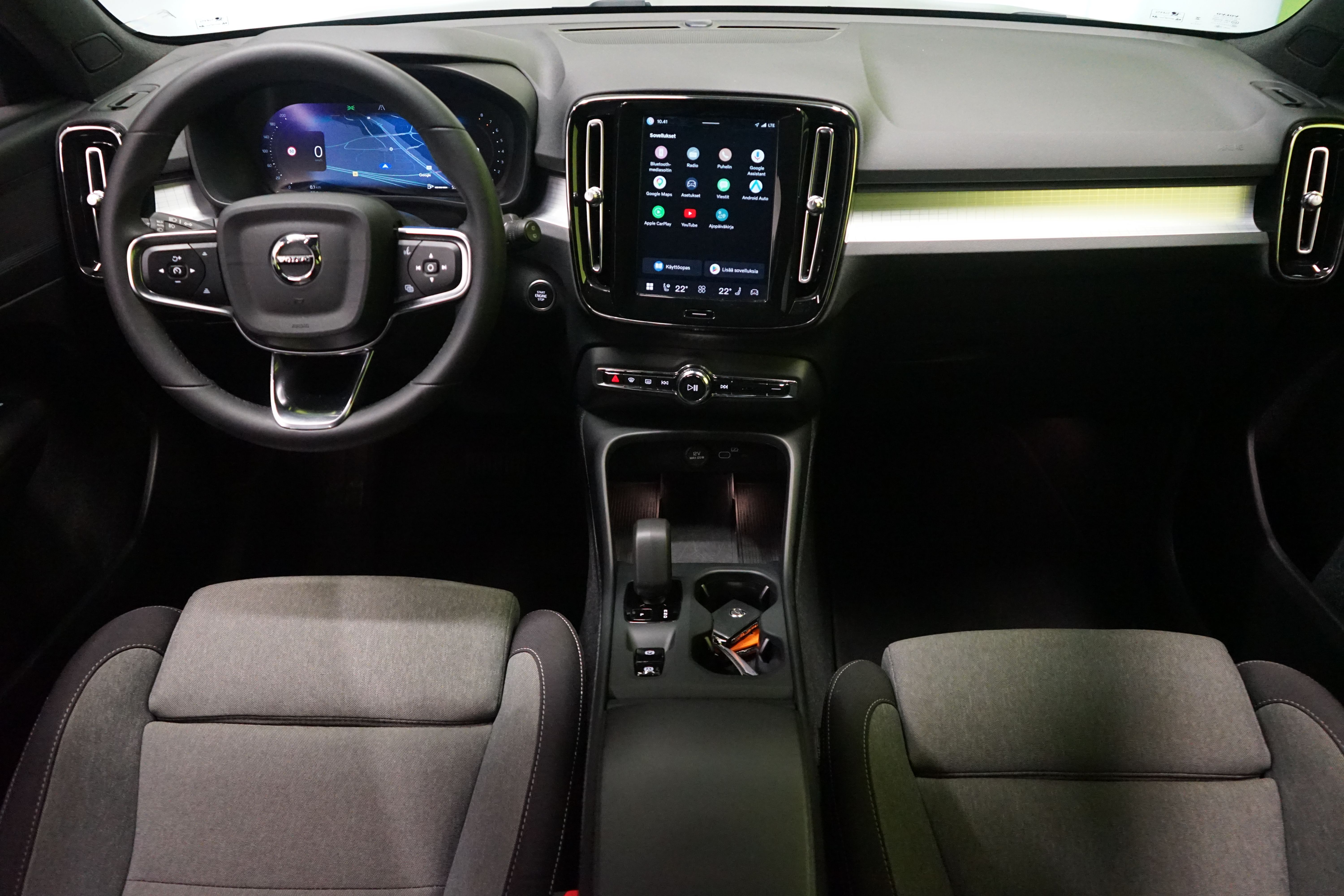 Volvo XC40 B3 MHEV Core 2024, kuva 6/20