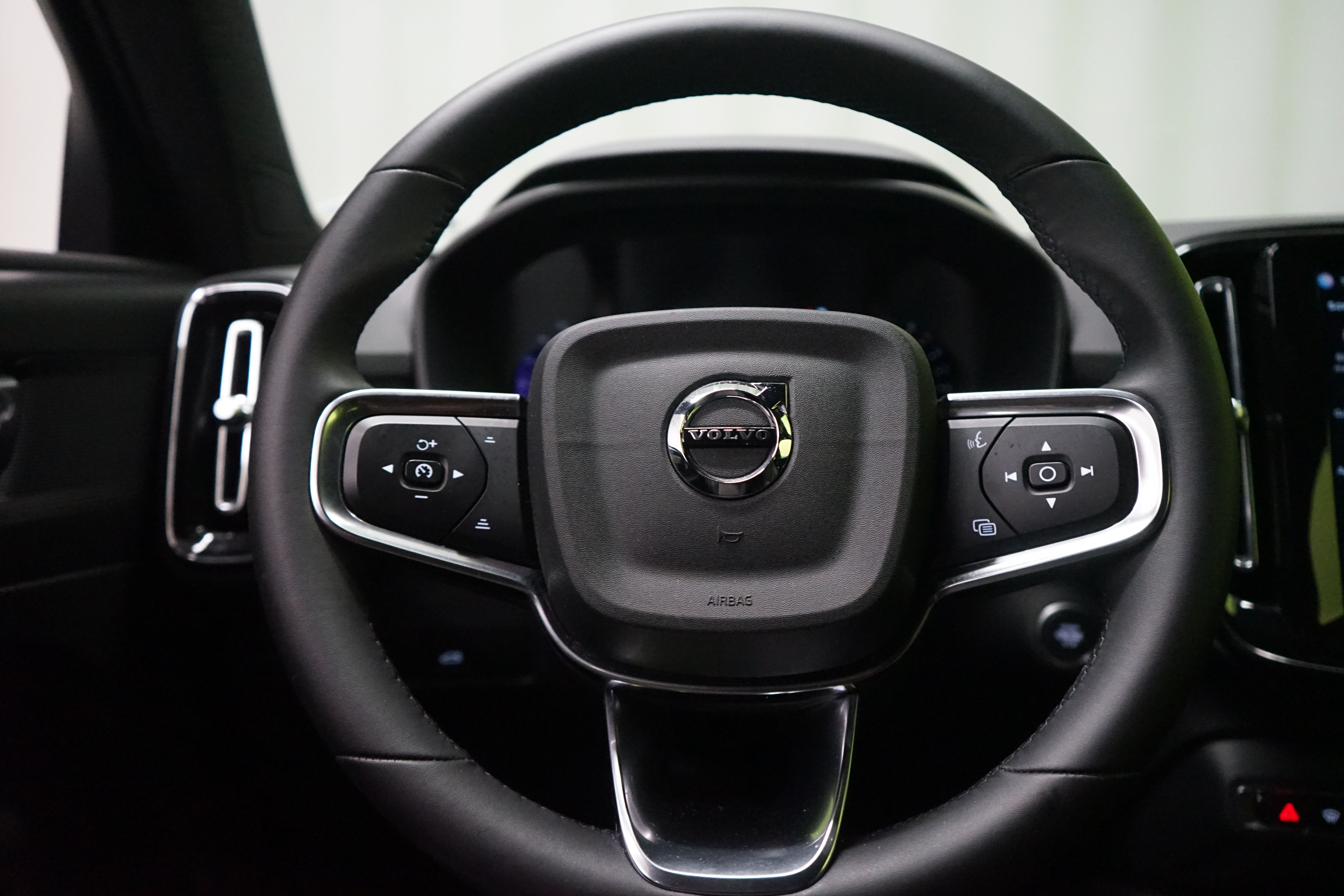 Volvo XC40 B3 MHEV Core 2024, kuva 7/20