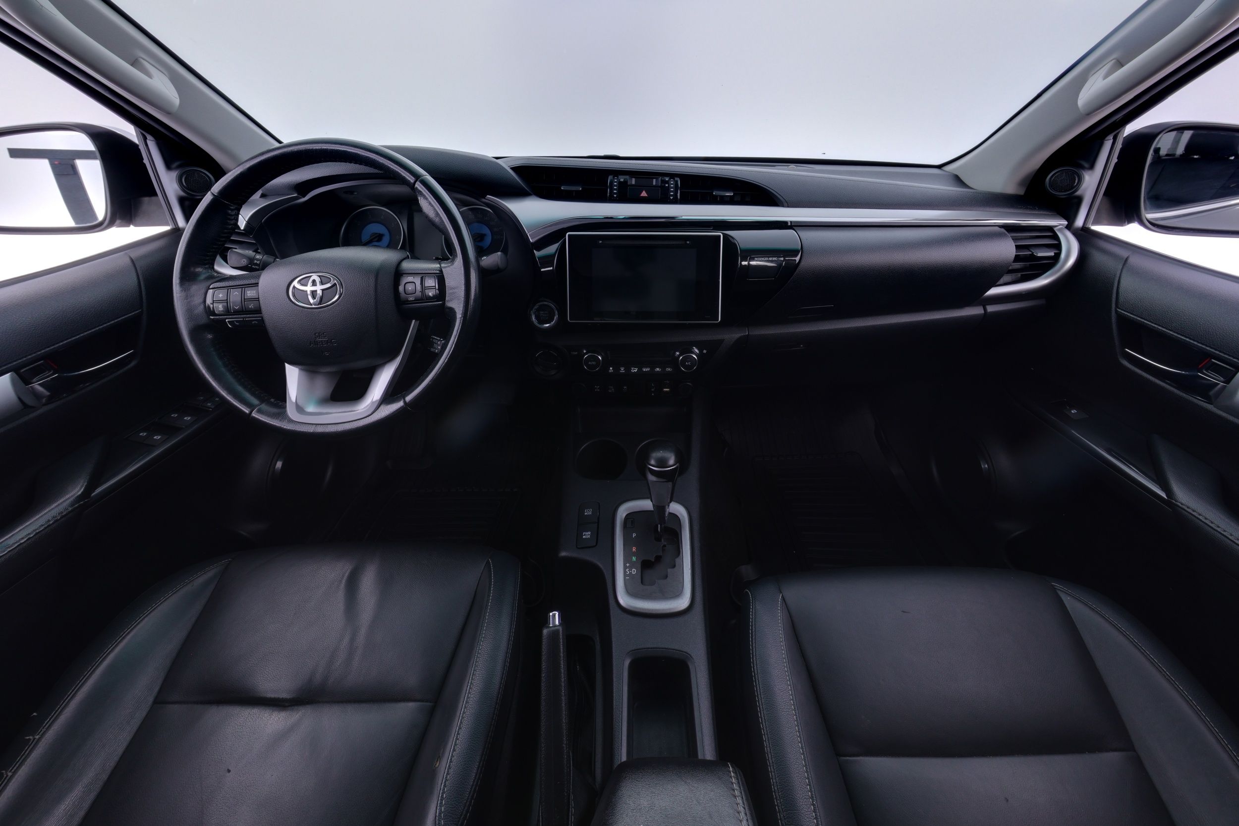 Toyota Hilux 2017, kuva 7/28