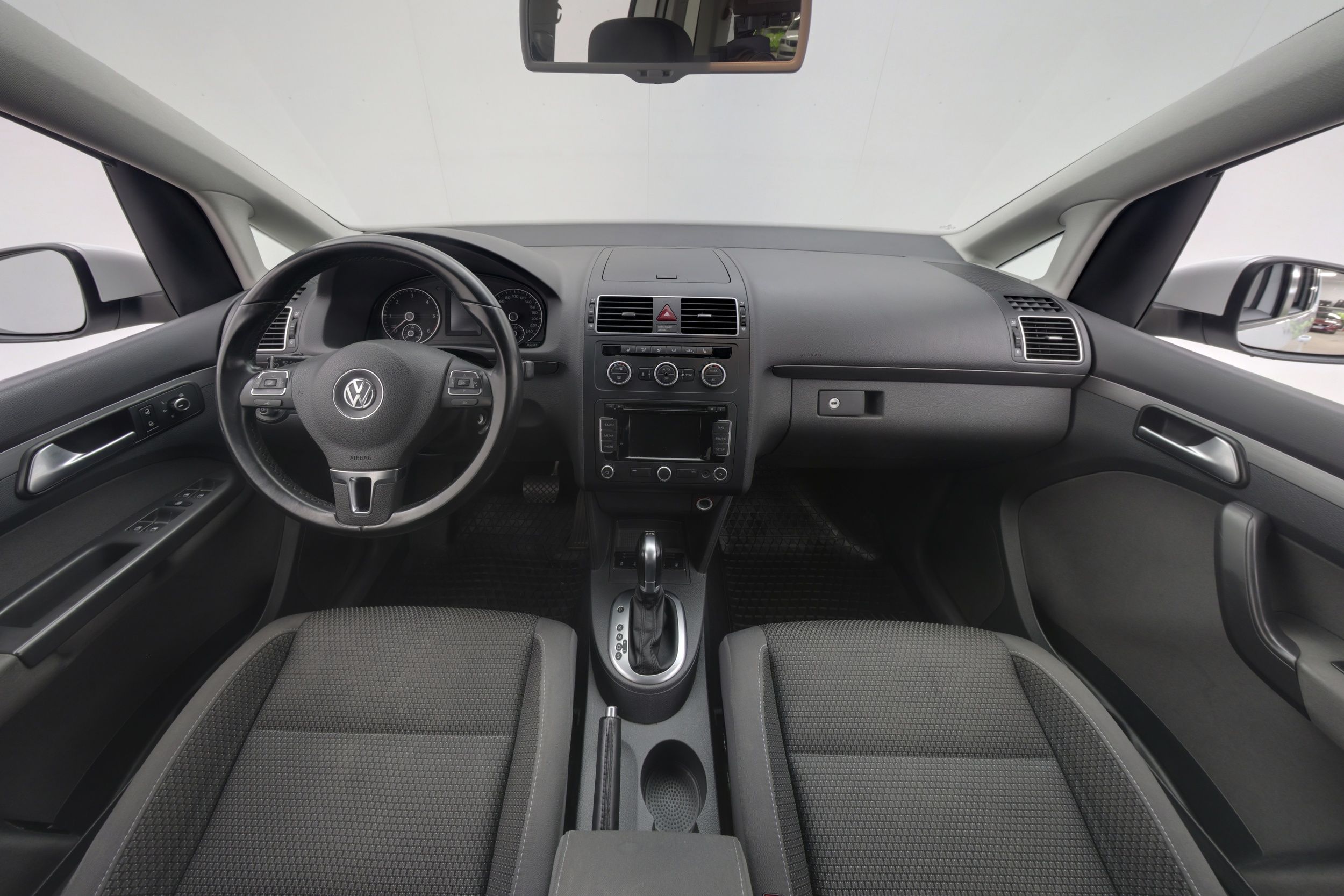 Volkswagen Touran 2015, kuva 7/33
