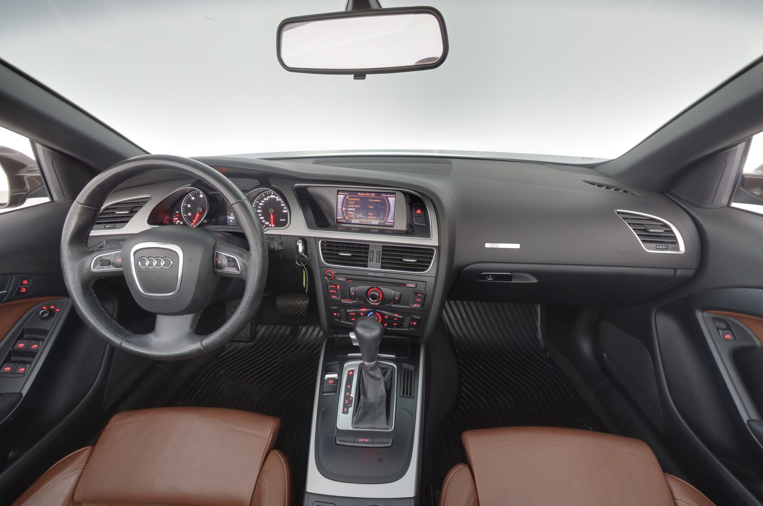 Audi A5 Cabriolet 2,0 TFSI 132 kW autom. 2010, kuva 7/18