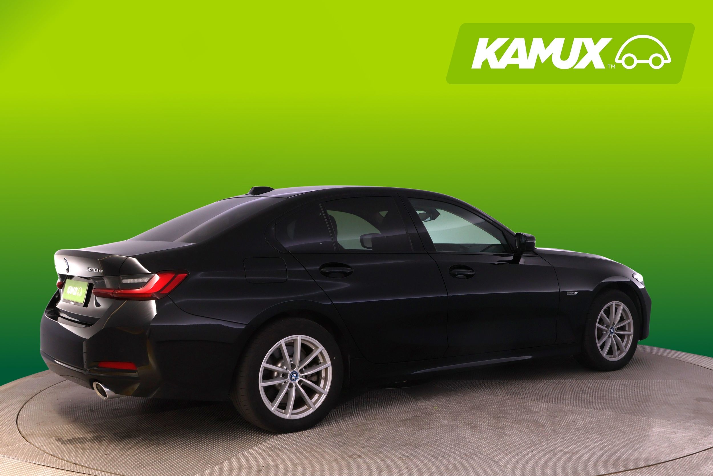 BMW 330 2023, photo 2/26