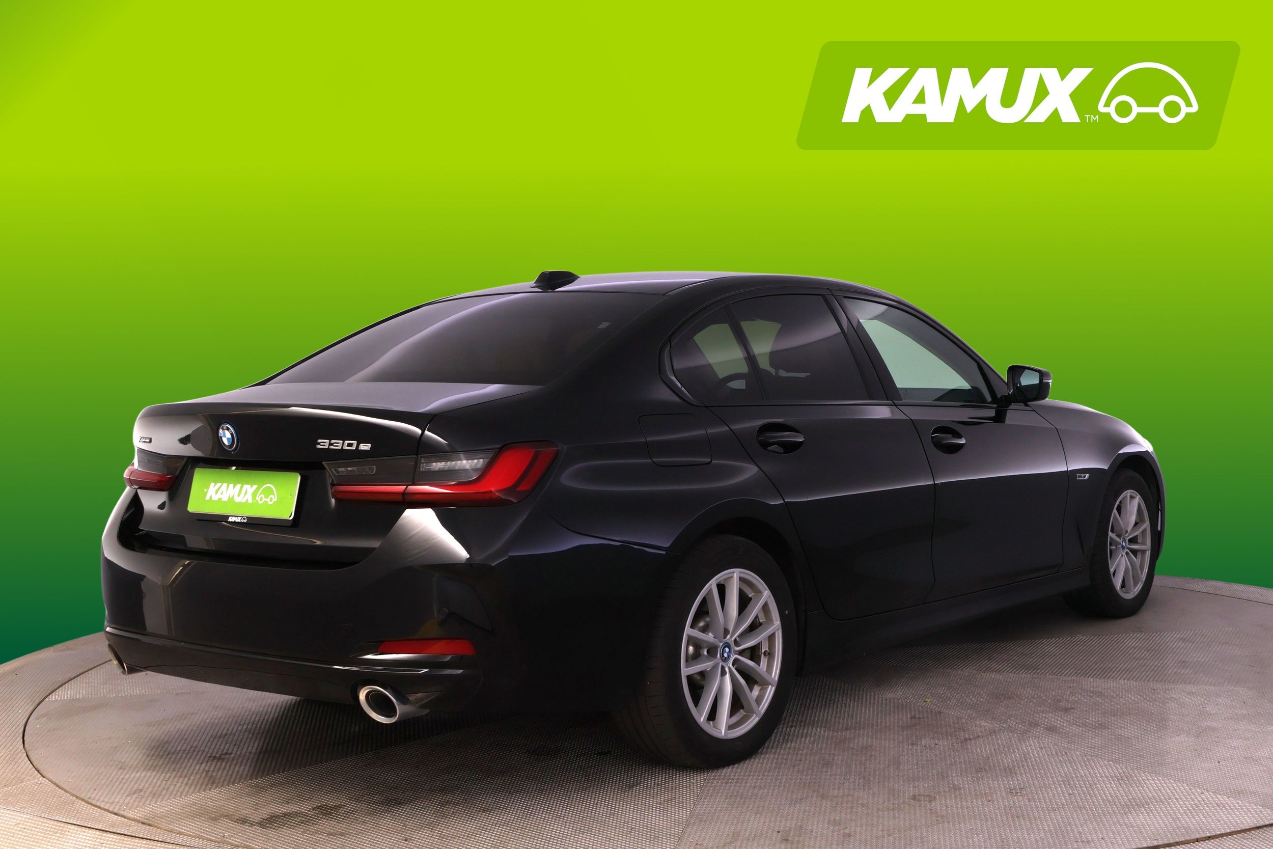 BMW 330 2023, photo 3/26