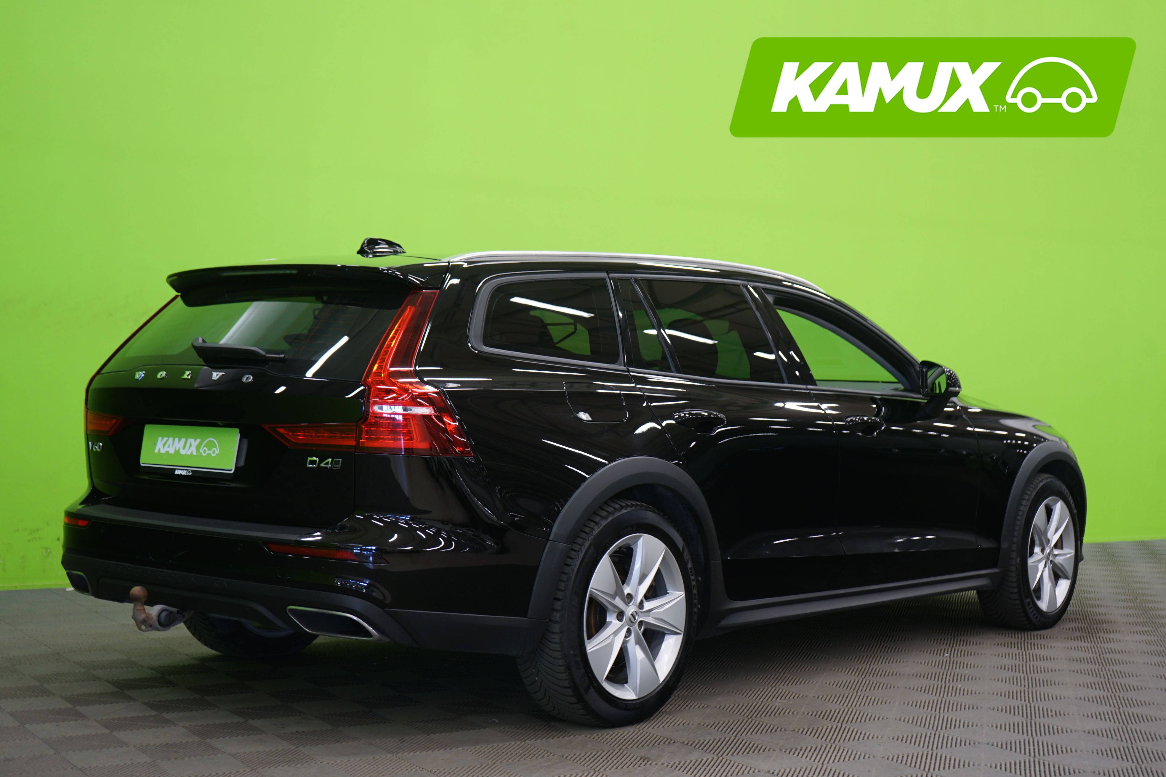Volvo V60 Cross Country D4 AWD Momentum 2019, kuva 4/19