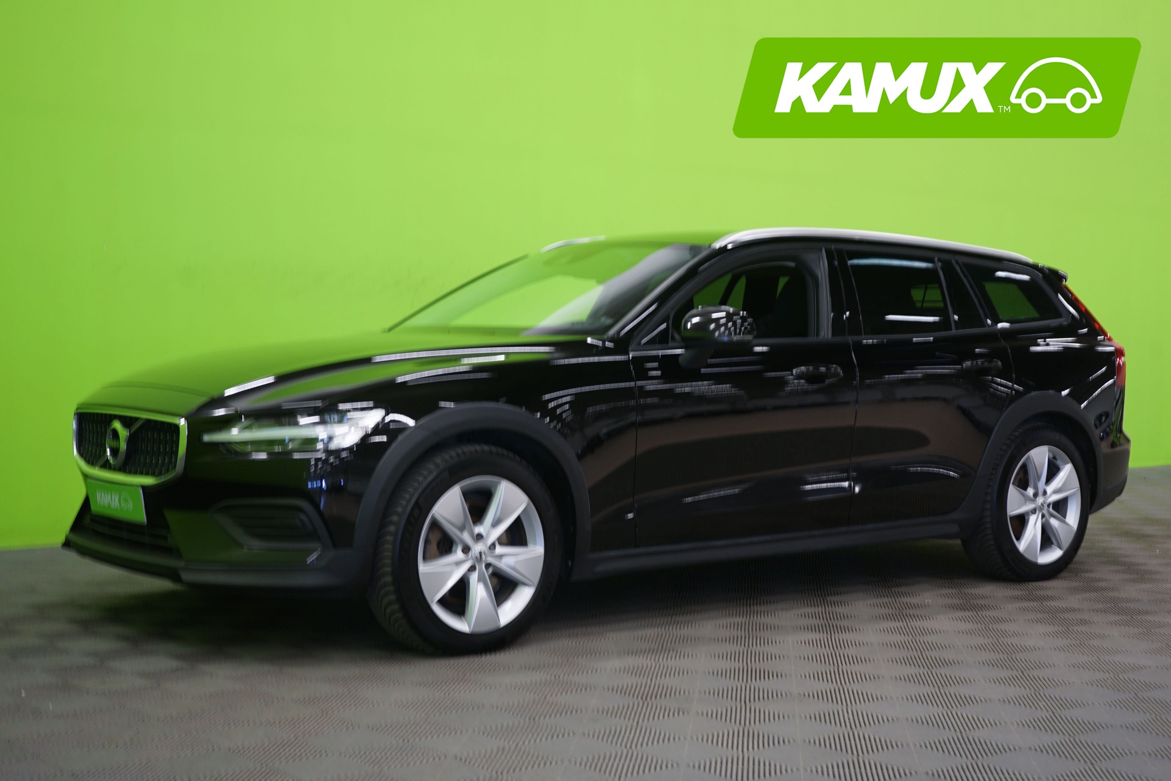 Volvo V60 Cross Country D4 AWD Momentum 2019, kuva 5/19