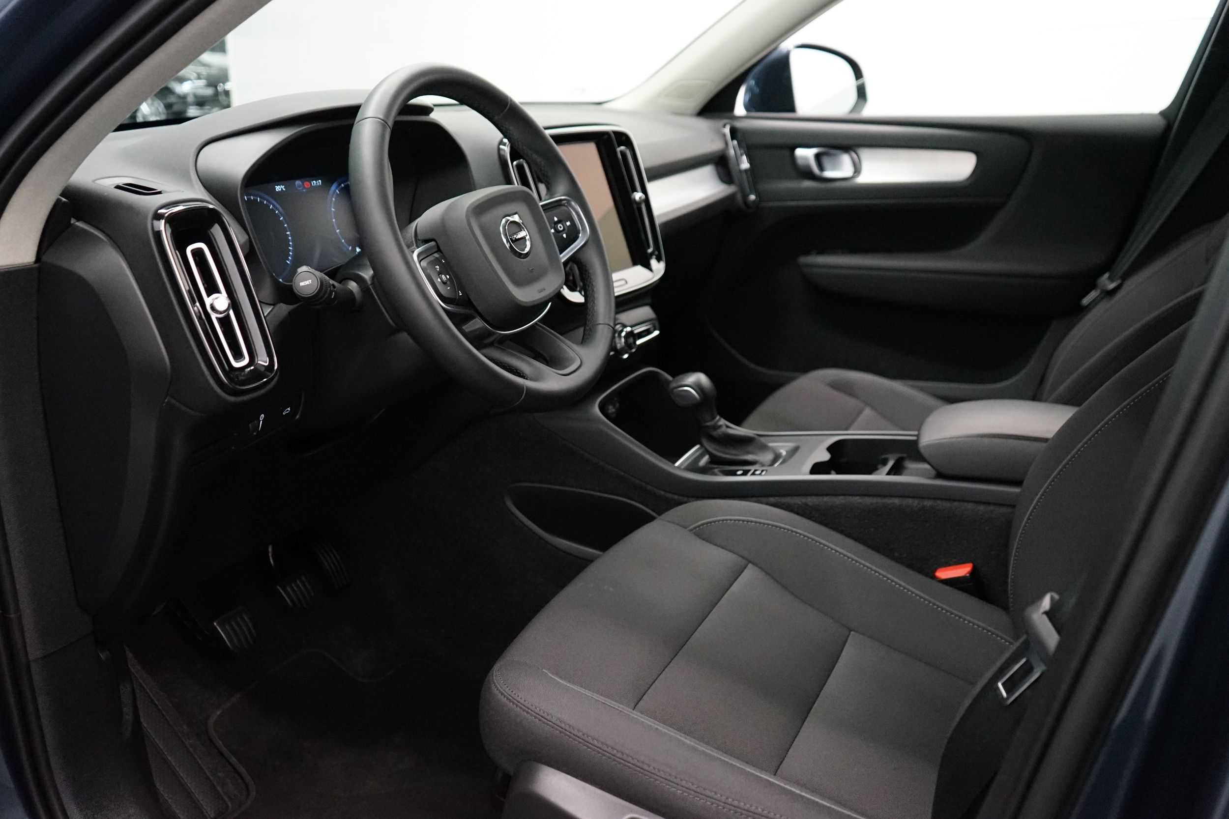 Volvo XC40 T2 2WD Momentum Pro 2022, kuva 6/18