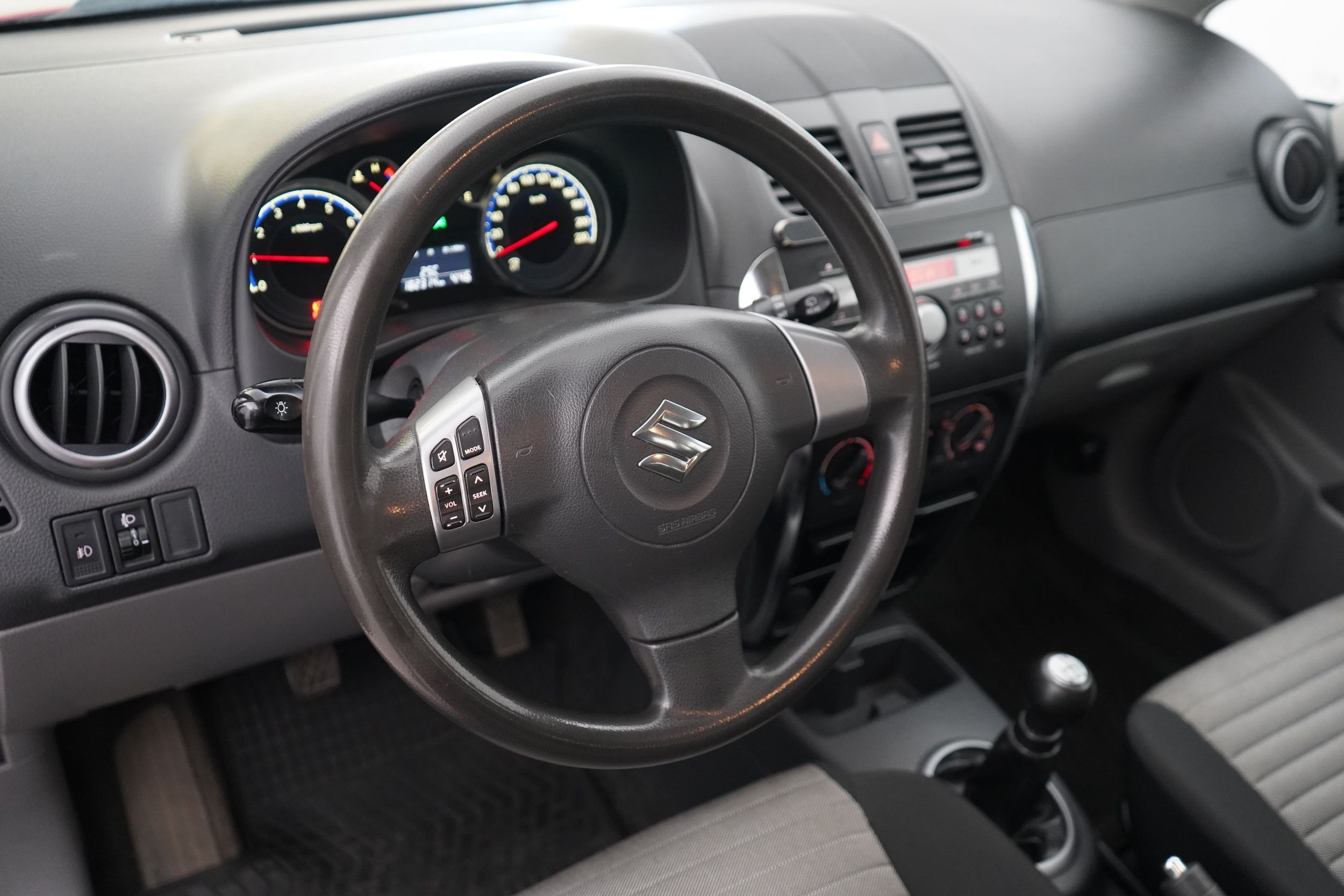 Suzuki SX4 1,5 VVT CITY 5D 5MT 2012, kuva 7/13