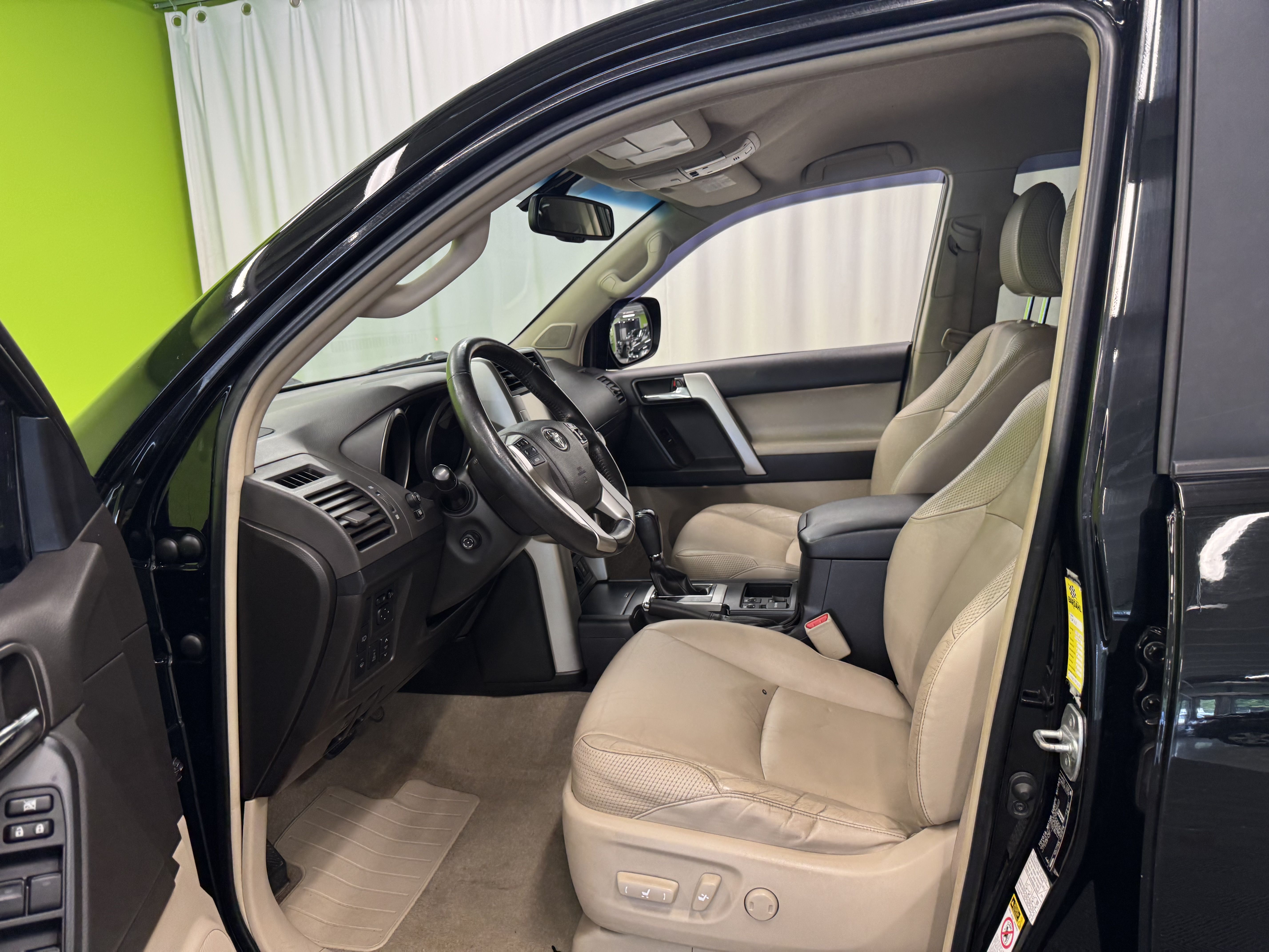 Toyota Land Cruiser 2012, kuva 7/25