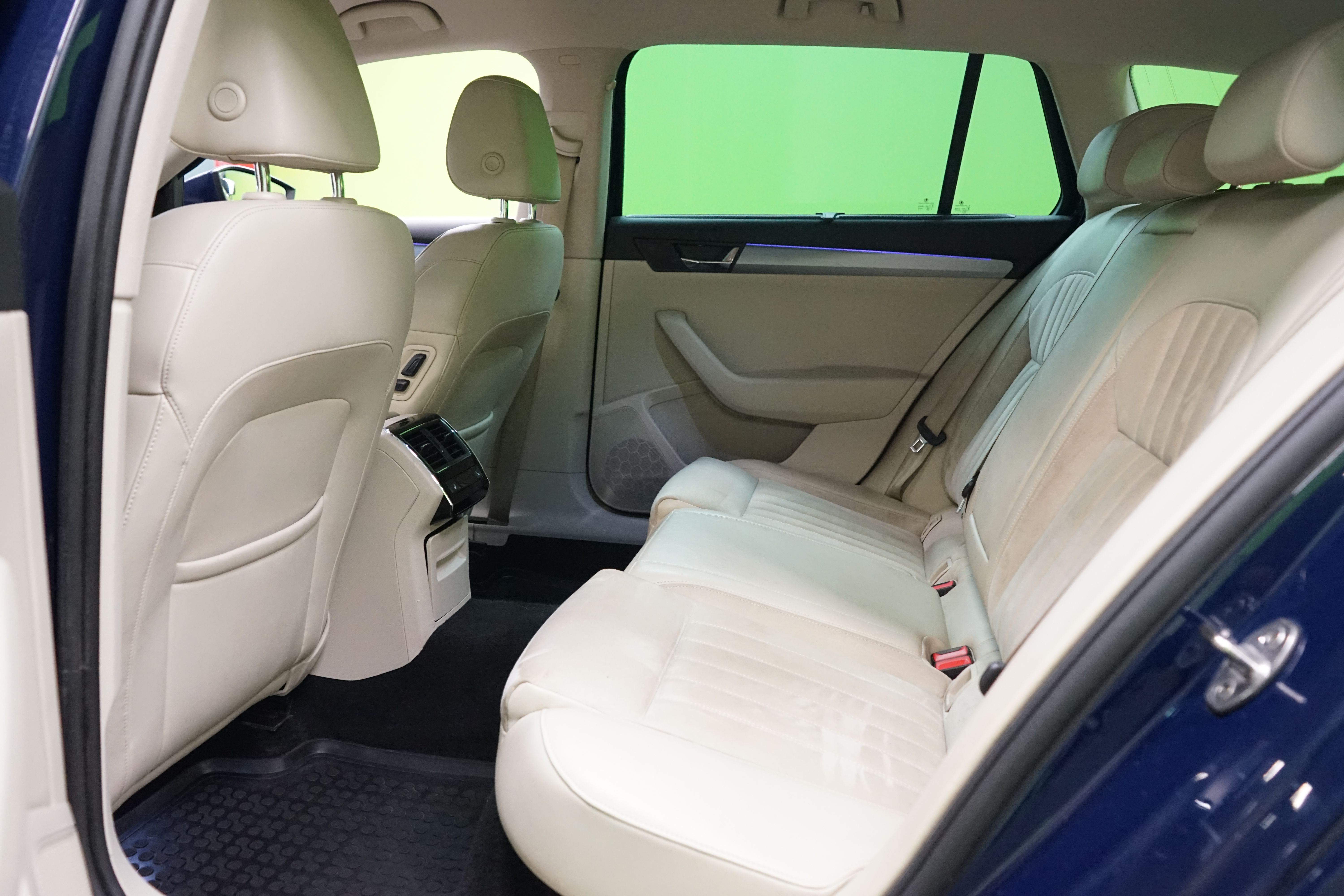 Skoda Superb 2016, kuva 7/22