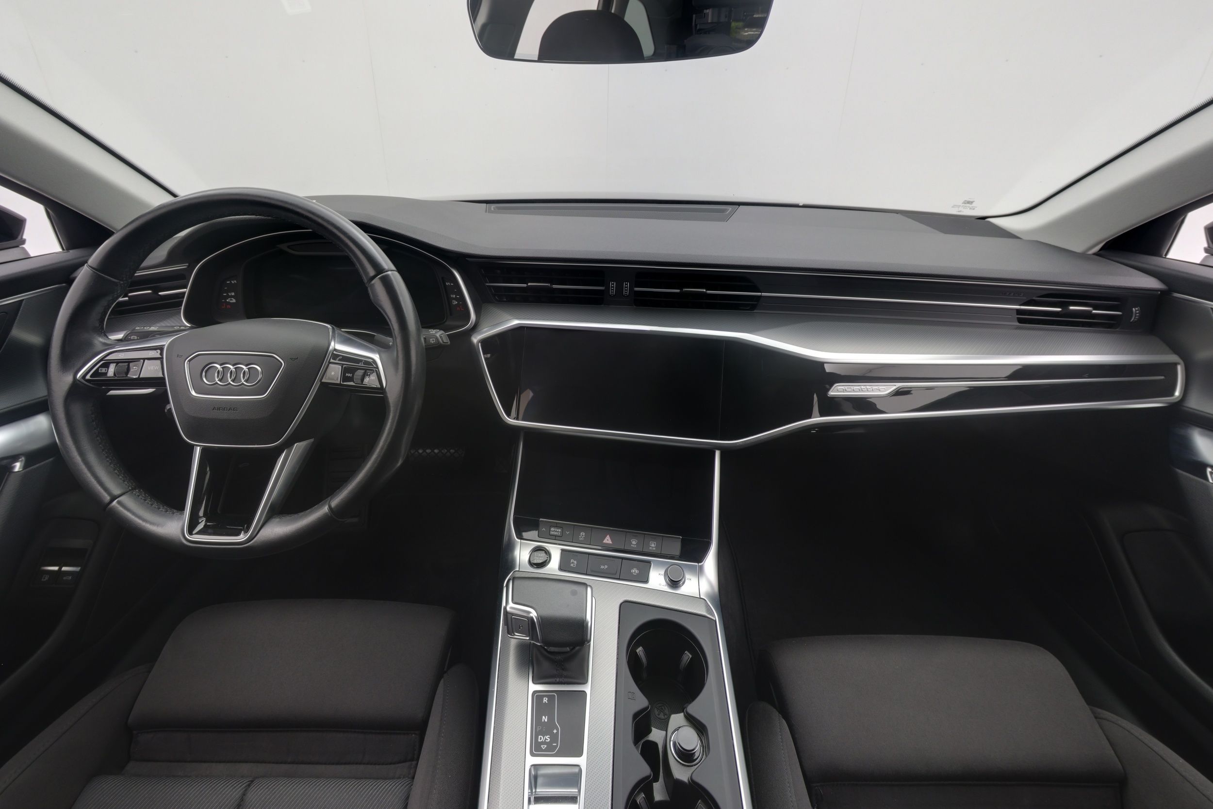 Audi A6 2023, photo 7/36