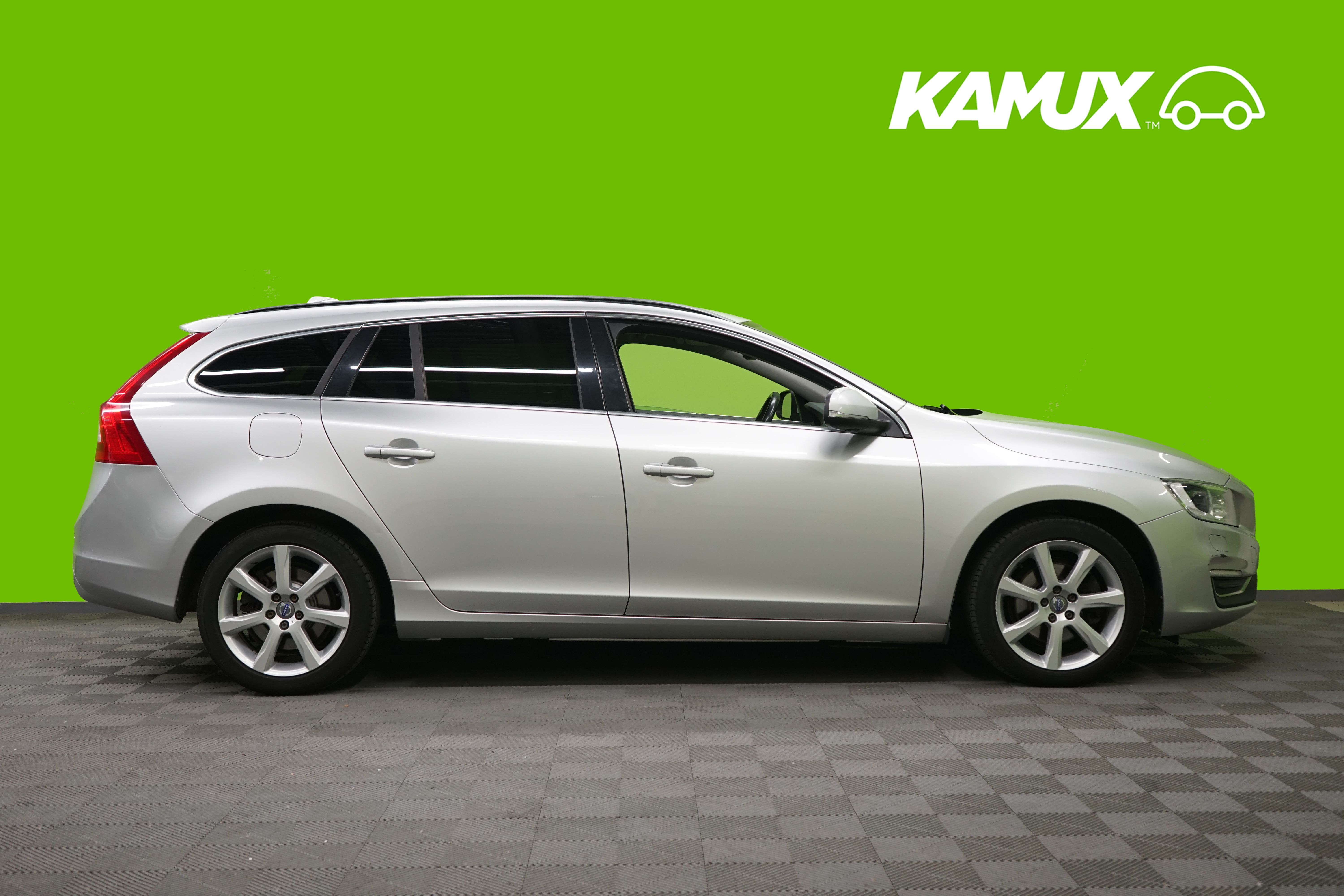 Volvo V60 D2 Momentum aut 2017, kuva 2/20