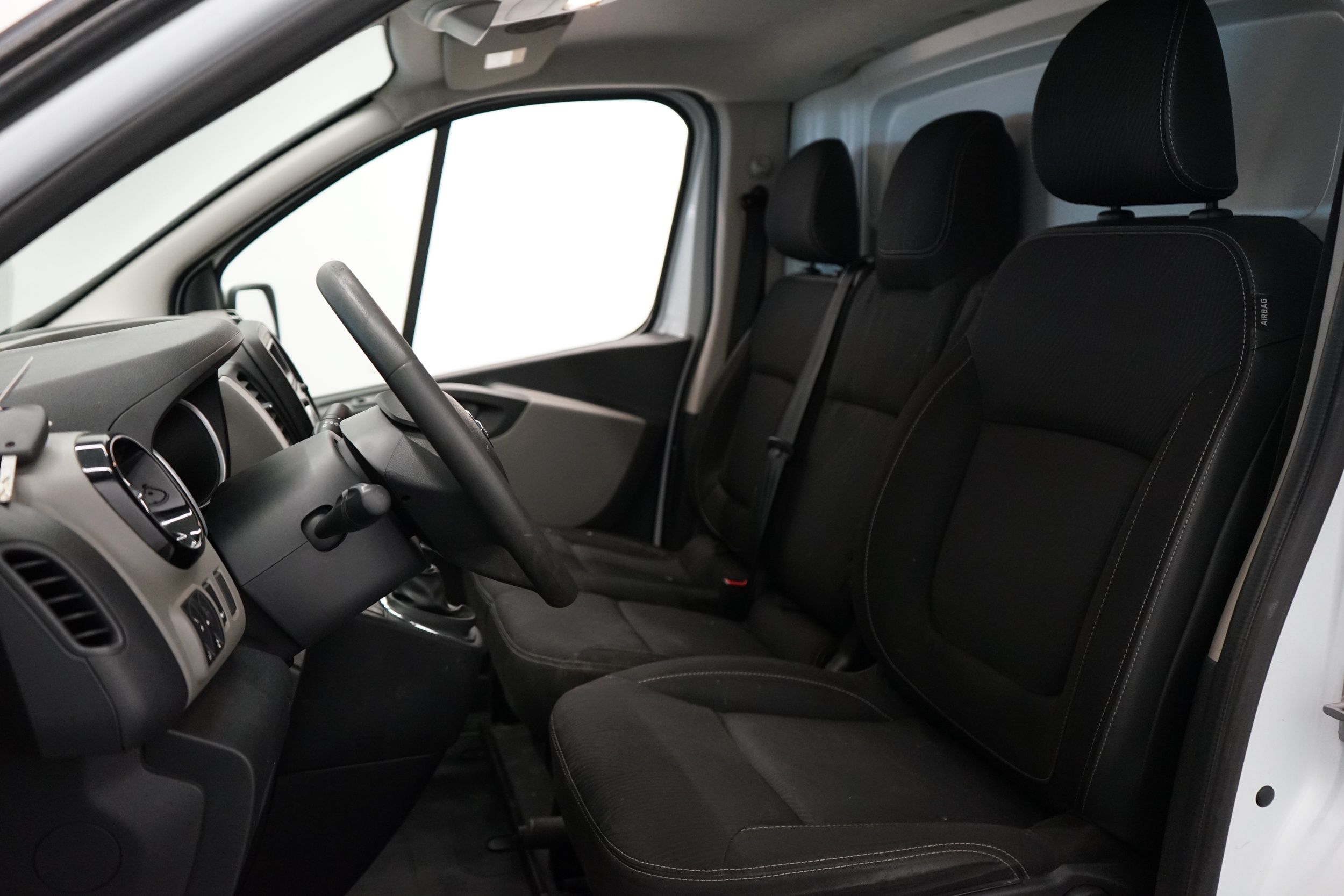 Nissan NV300 2017, kuva 5/16