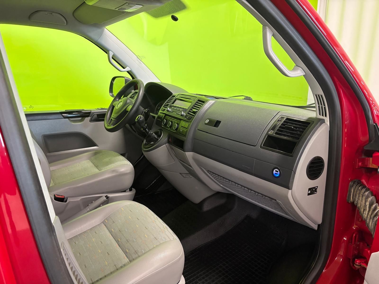 Volkswagen Transporter 2011, kuva 6/14