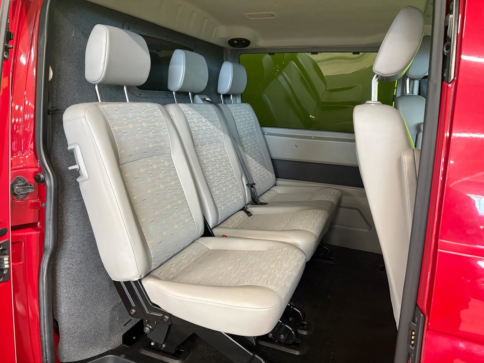 Volkswagen Transporter 2011, kuva 7/14