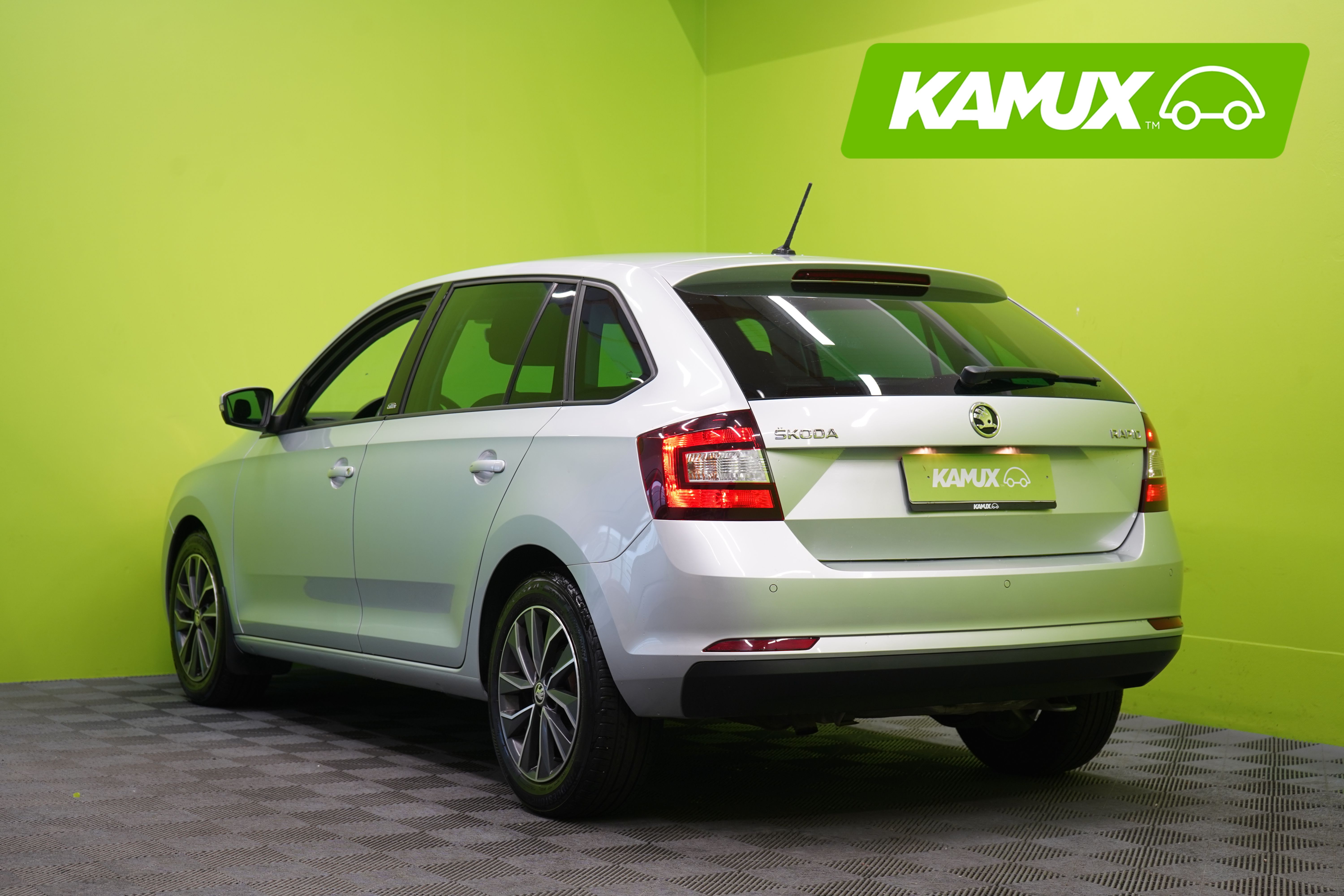Skoda Rapid Spaceback 1,2 TSI 90 Edition 2016, kuva 4/25