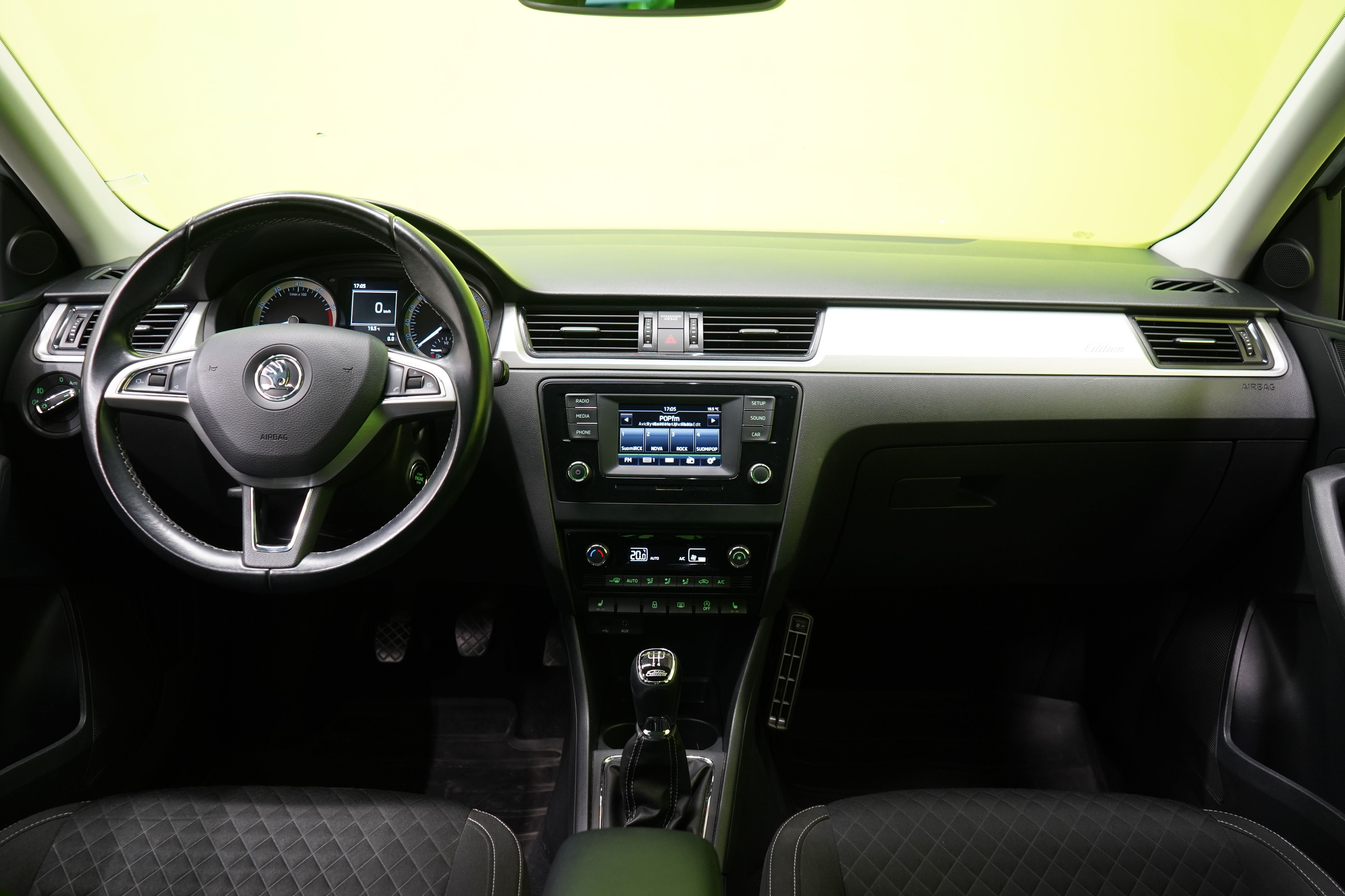 Skoda Rapid Spaceback 1,2 TSI 90 Edition 2016, kuva 6/25
