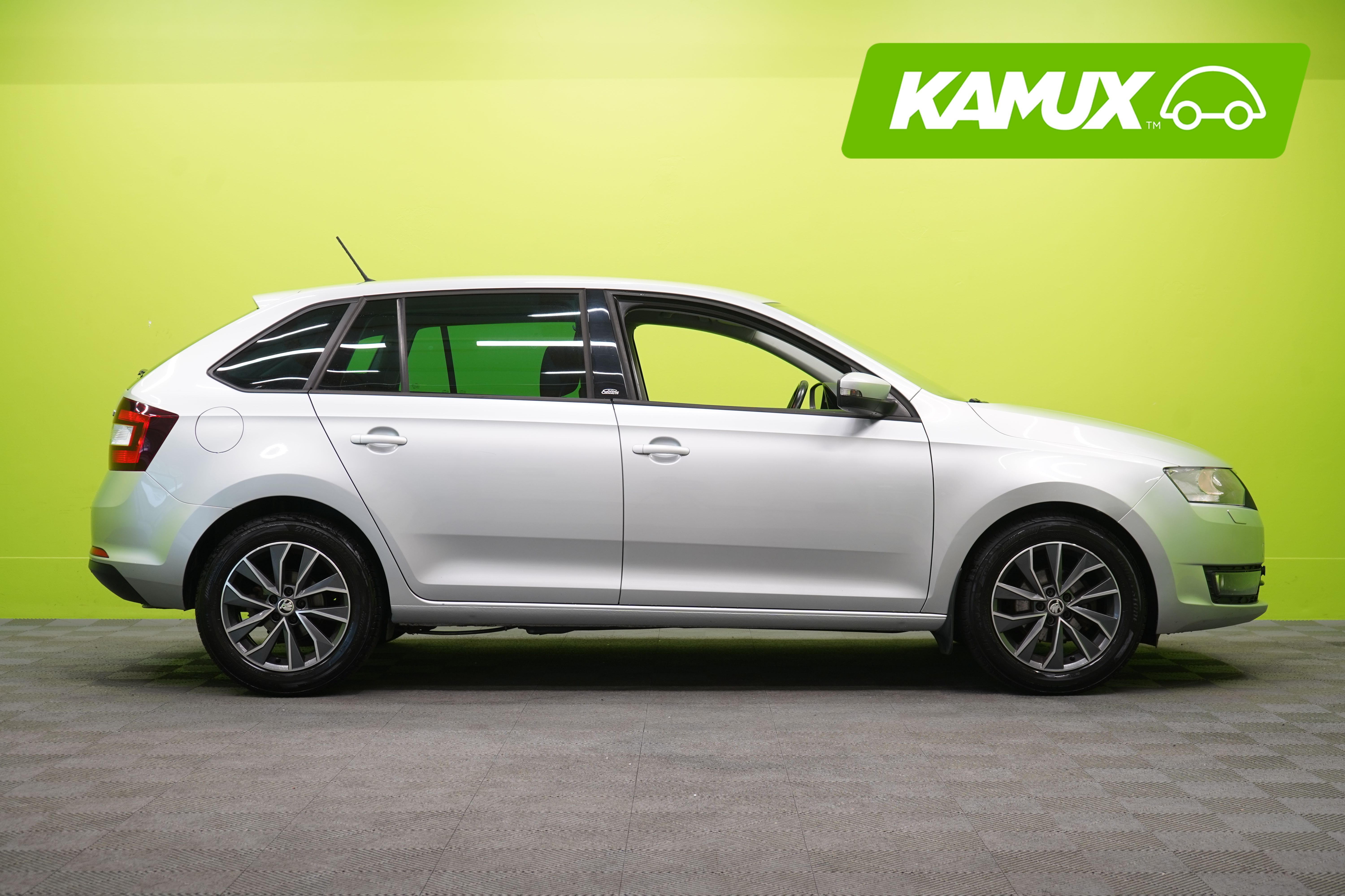 Skoda Rapid Spaceback 1,2 TSI 90 Edition 2016, kuva 2/25