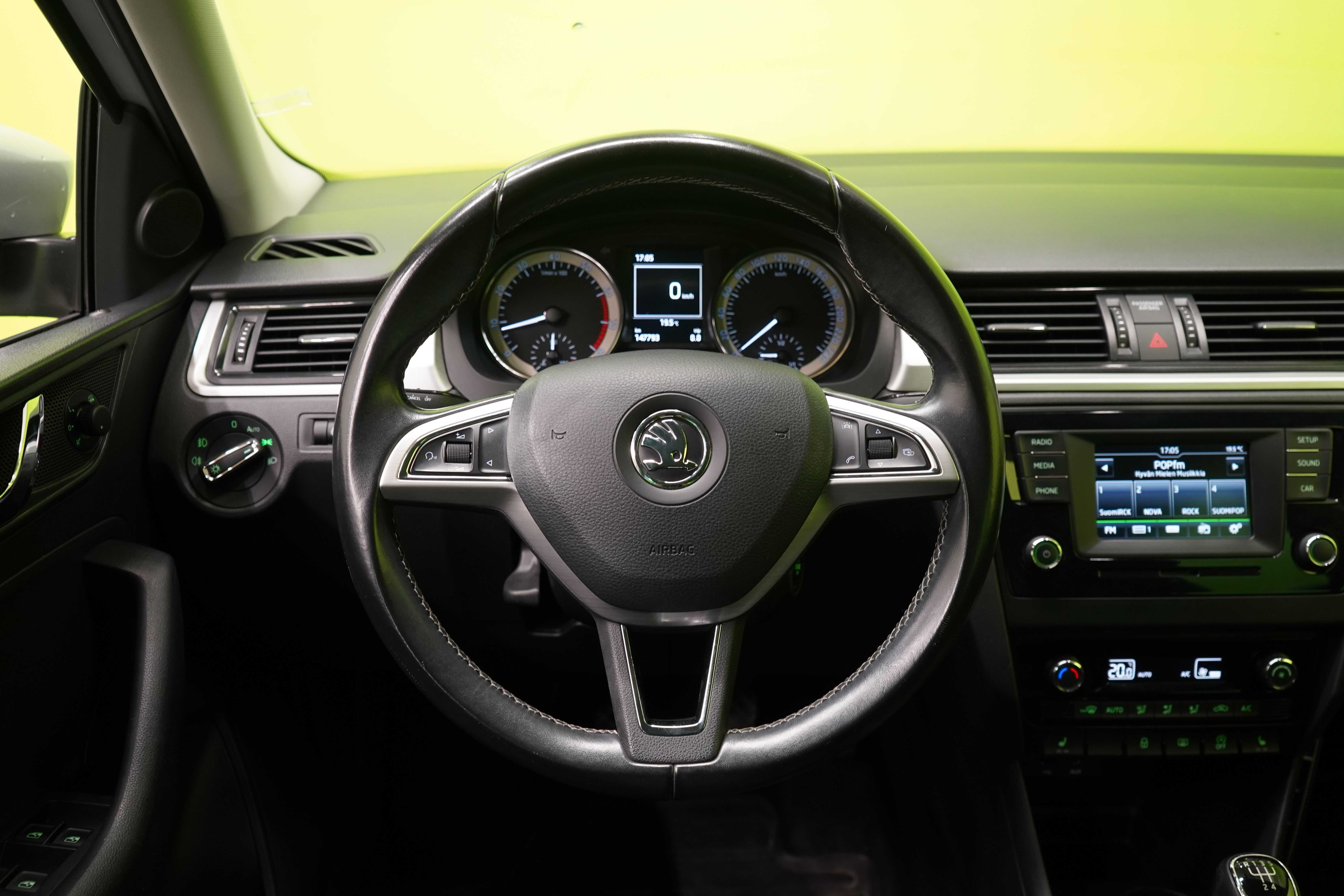 Skoda Rapid Spaceback 1,2 TSI 90 Edition 2016, kuva 7/25