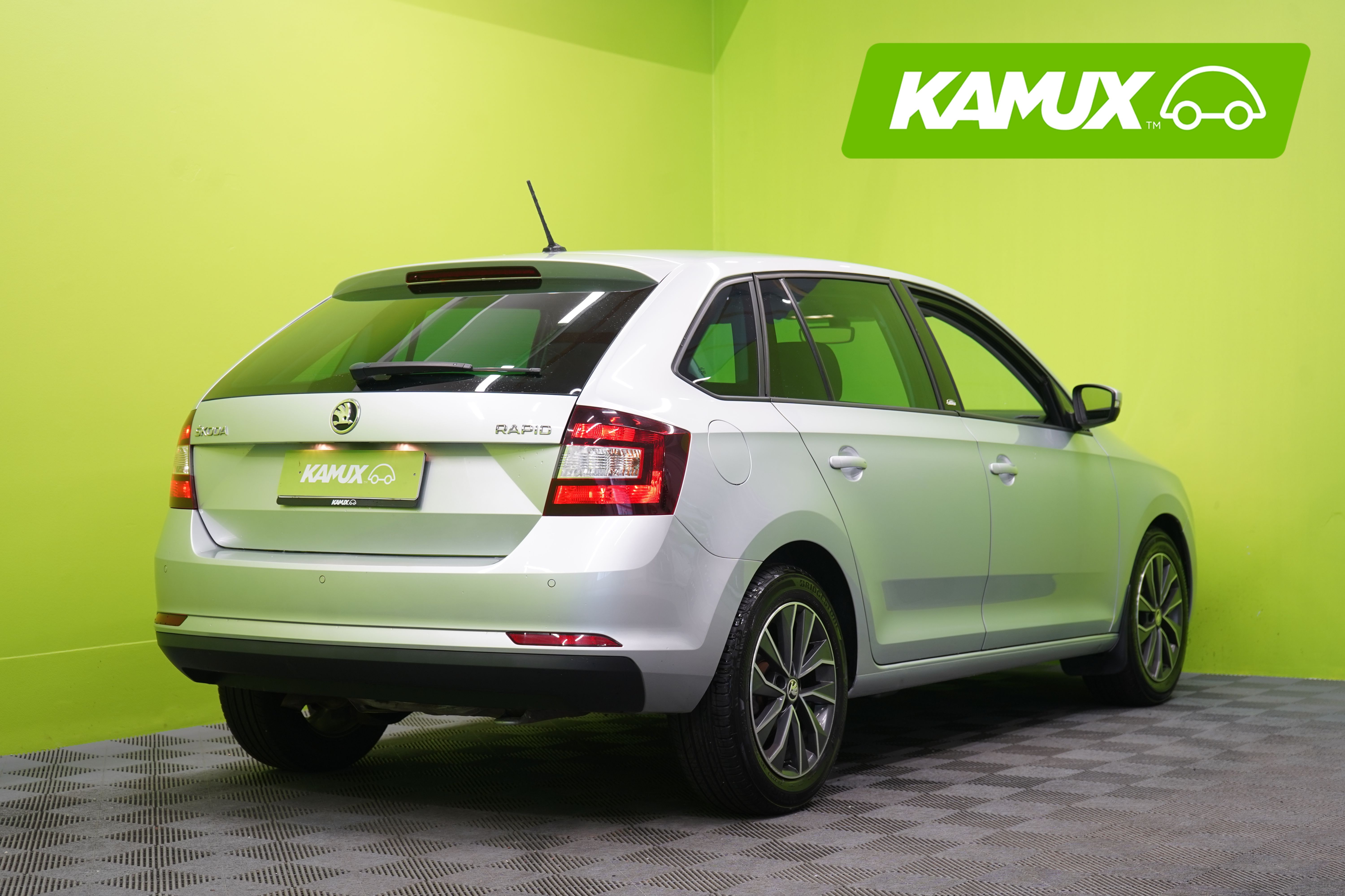 Skoda Rapid Spaceback 1,2 TSI 90 Edition 2016, kuva 3/25