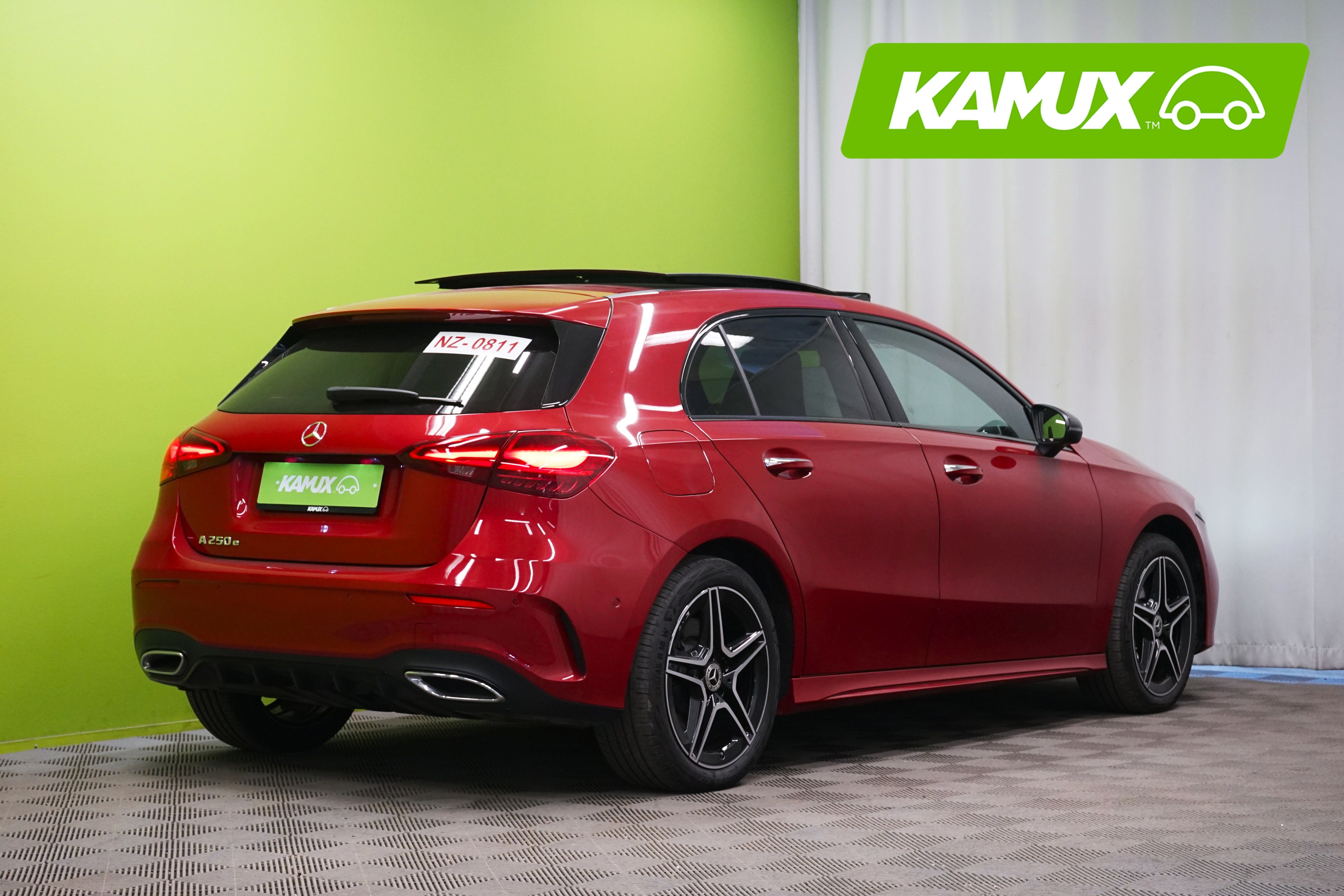 Mercedes-Benz A 250 e A AMG Line 2023, kuva 3/19