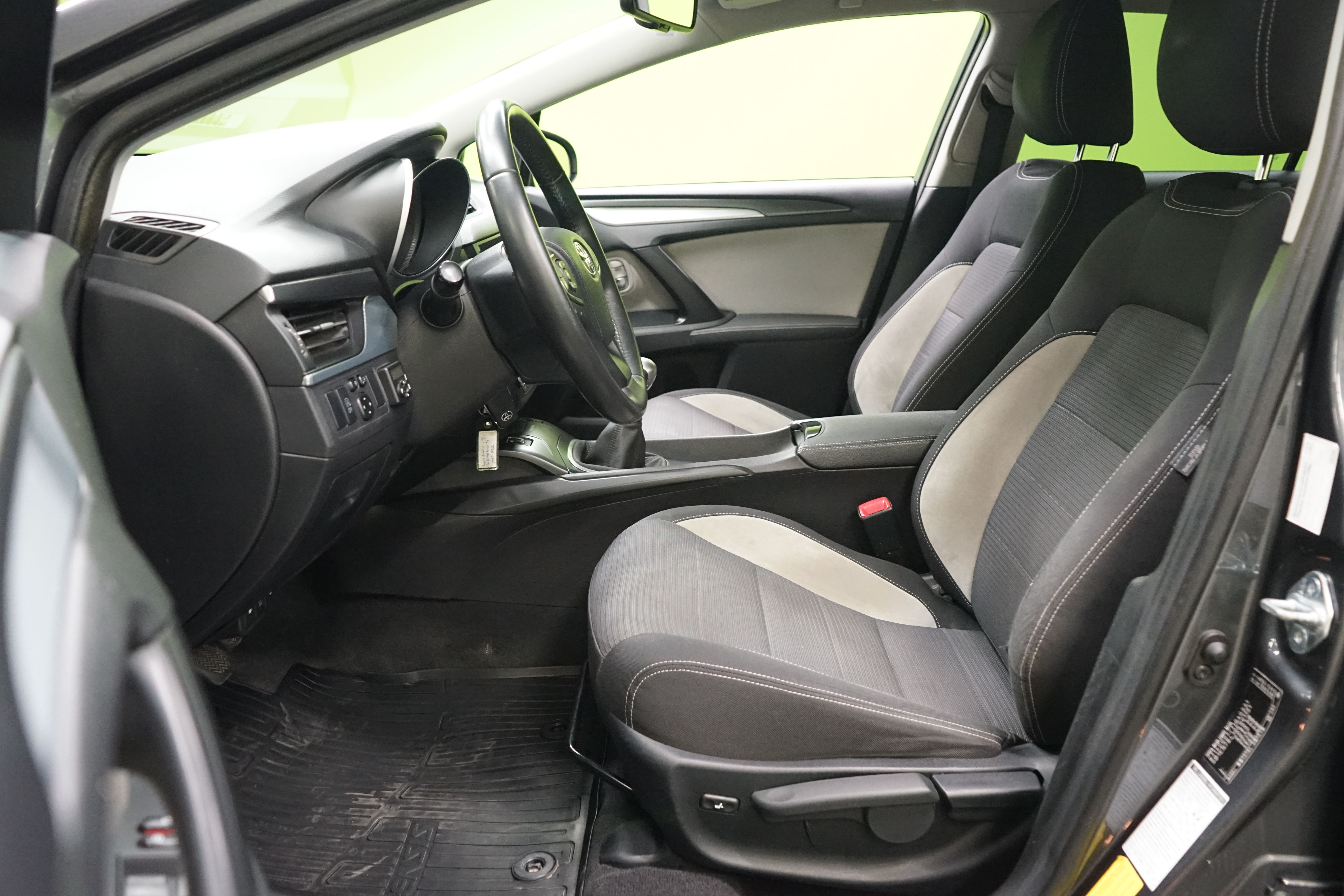 Toyota Avensis 2015, photo 6/20