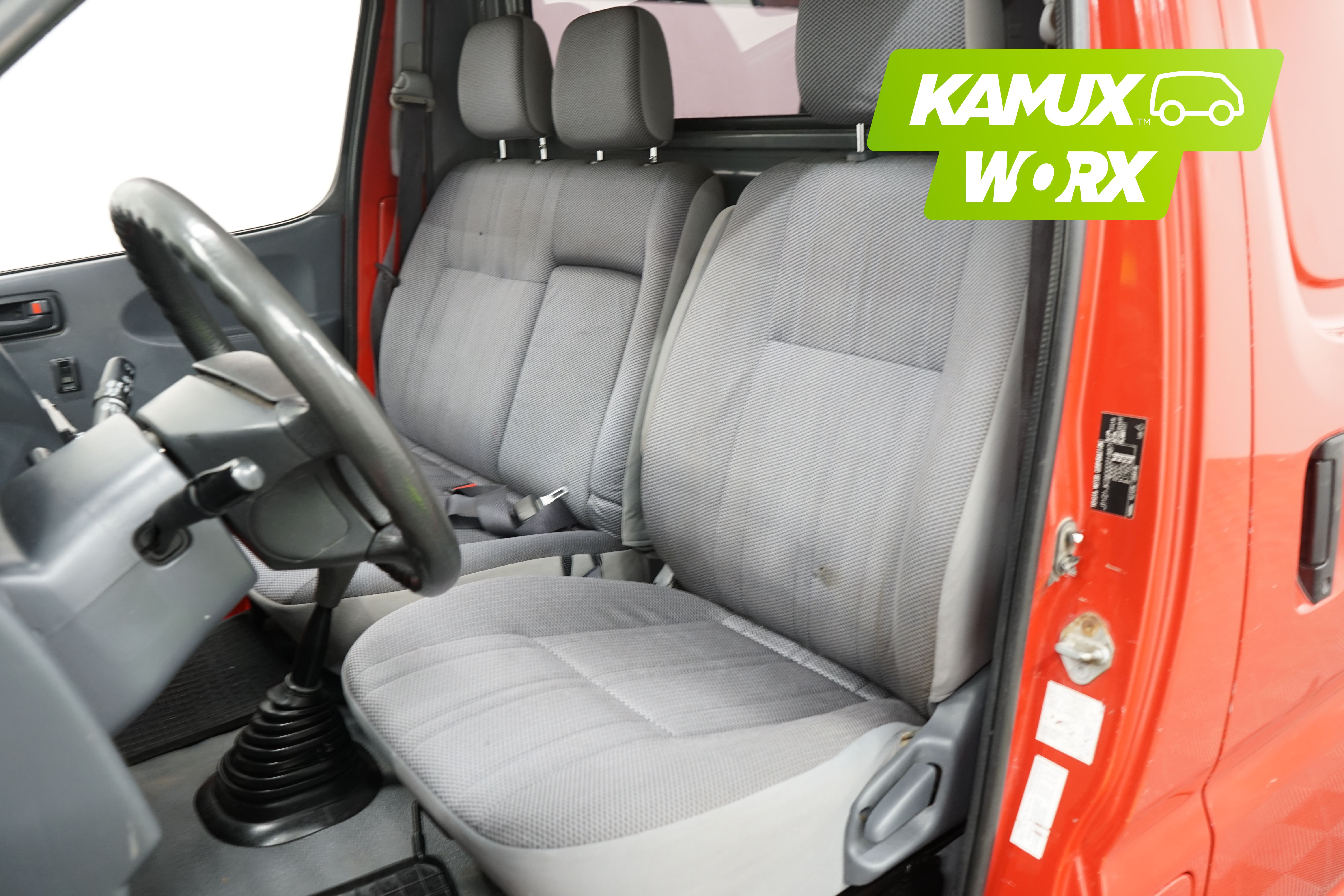 Toyota Hiace 2,5 D-4D 117 5ov pitkä 4WD 2009, kuva 6/16