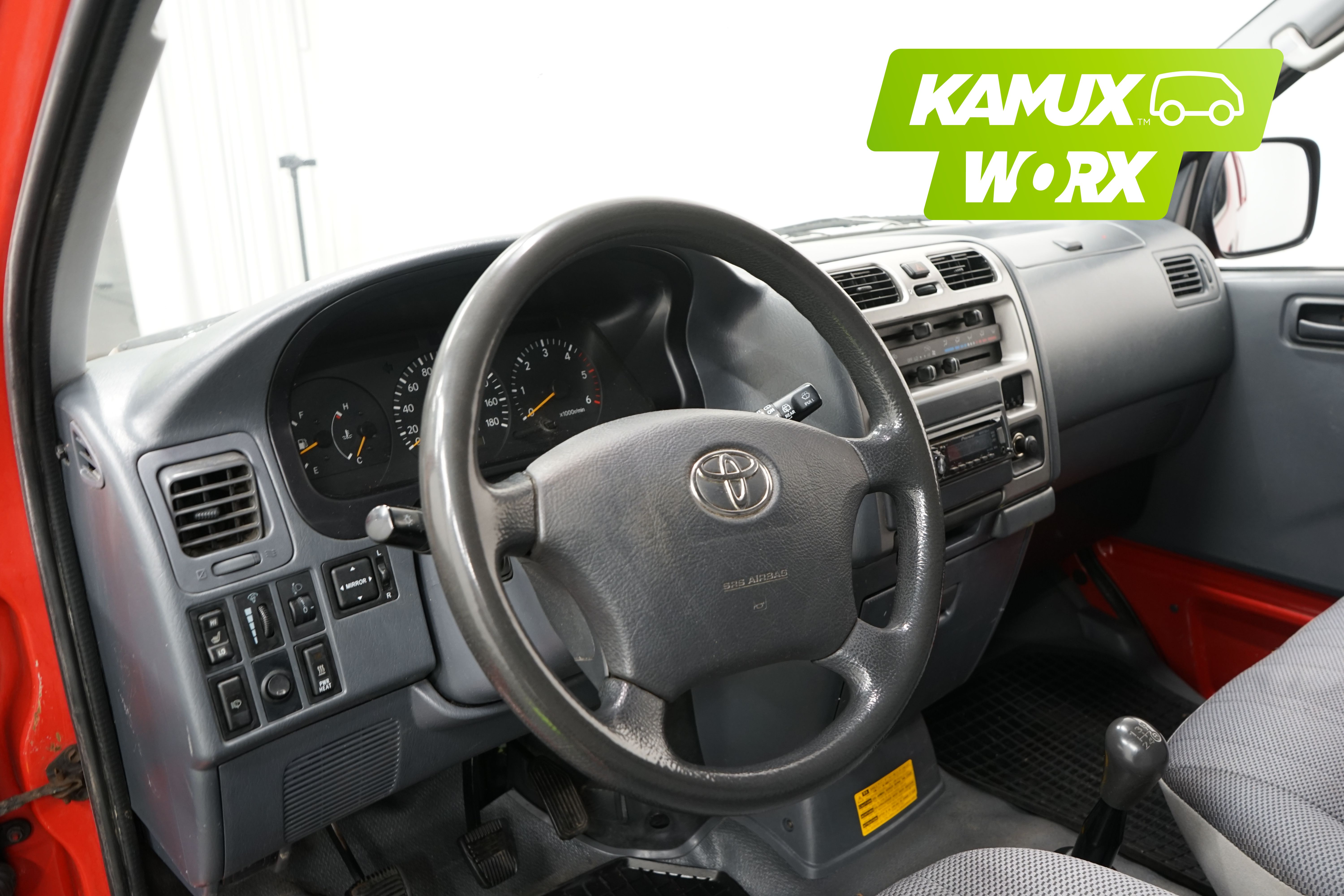 Toyota Hiace 2,5 D-4D 117 5ov pitkä 4WD 2009, kuva 7/16