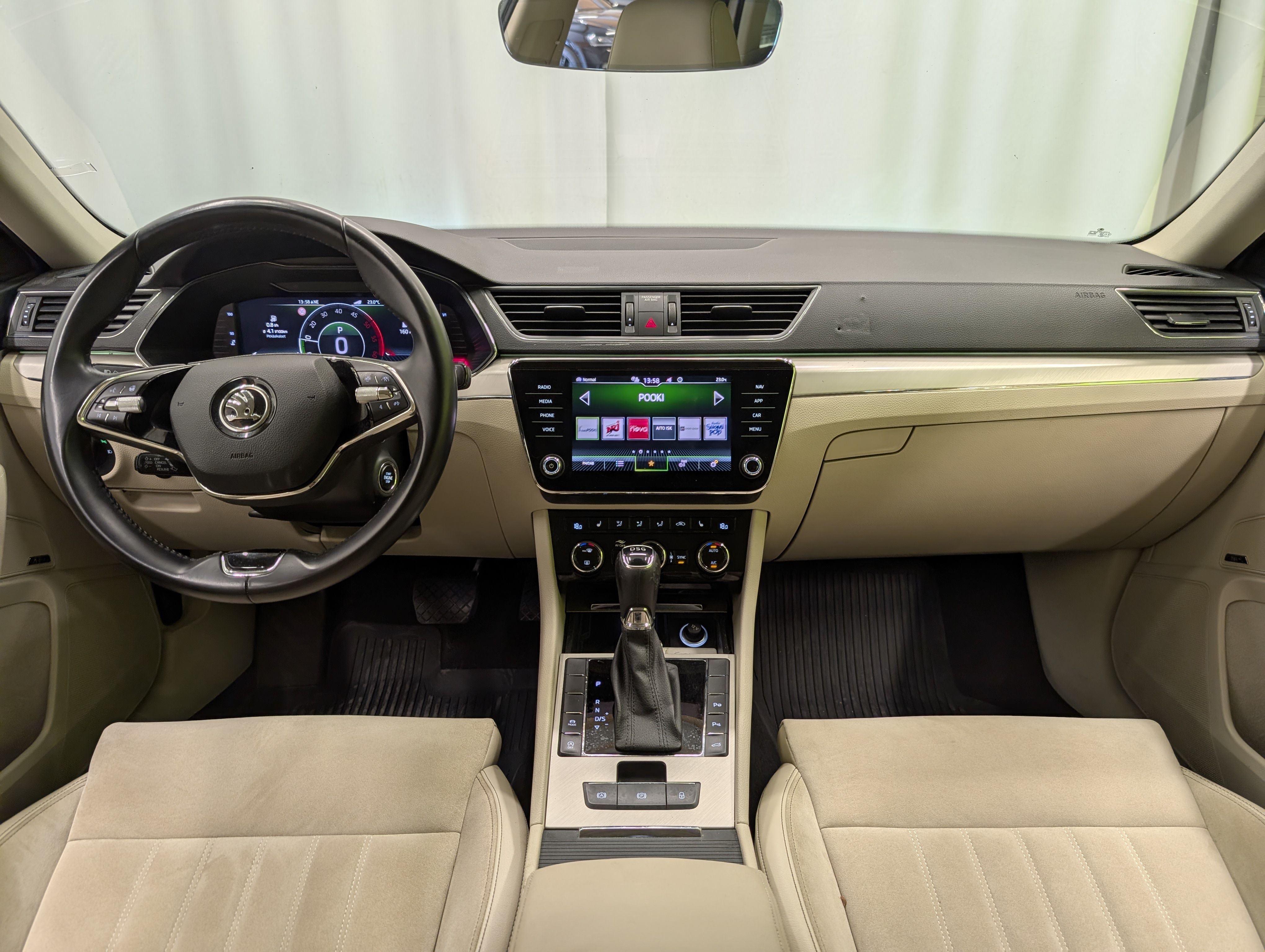 Skoda Superb 2021, kuva 6/33