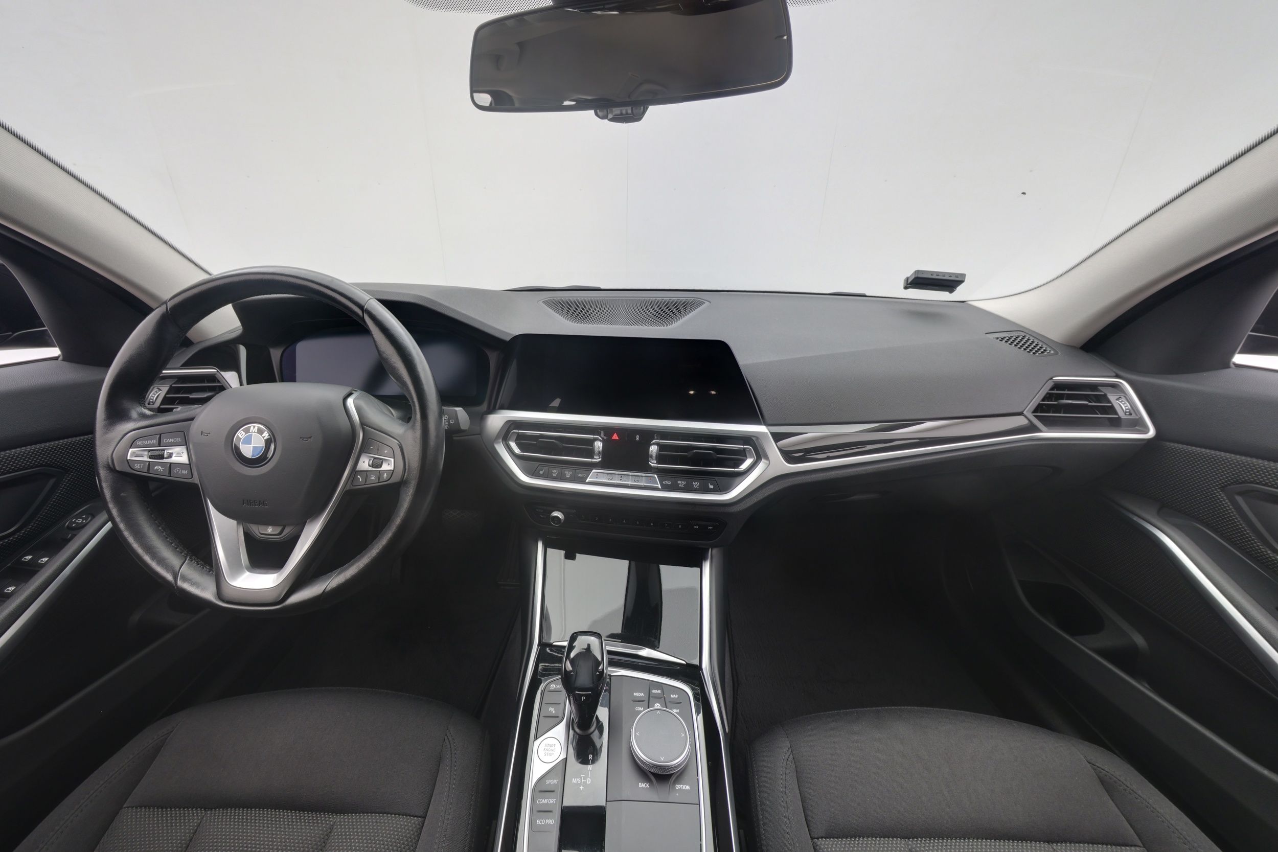 BMW 320 2021, kuva 7/39