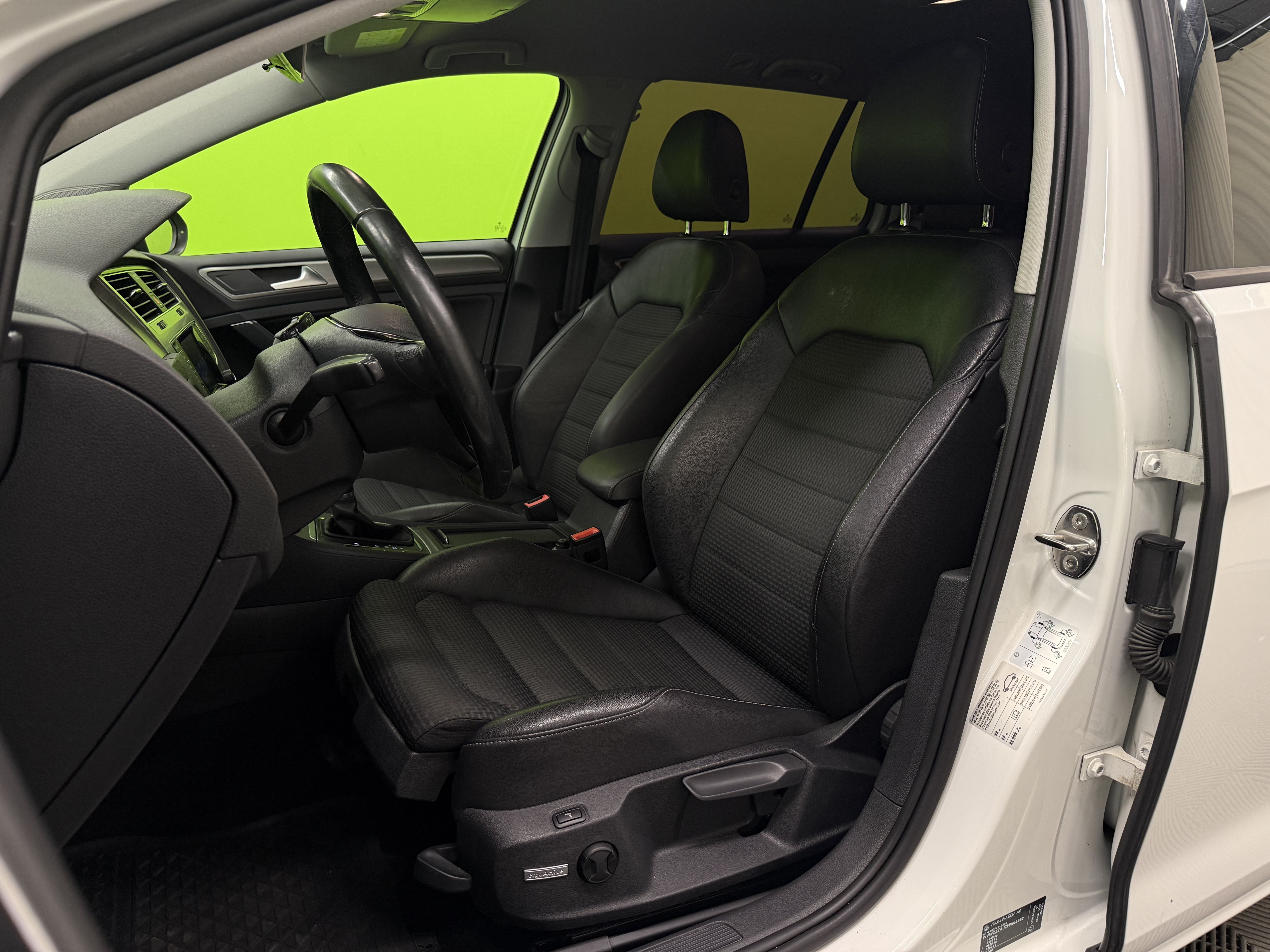 Volkswagen Golf 2015, kuva 7/30