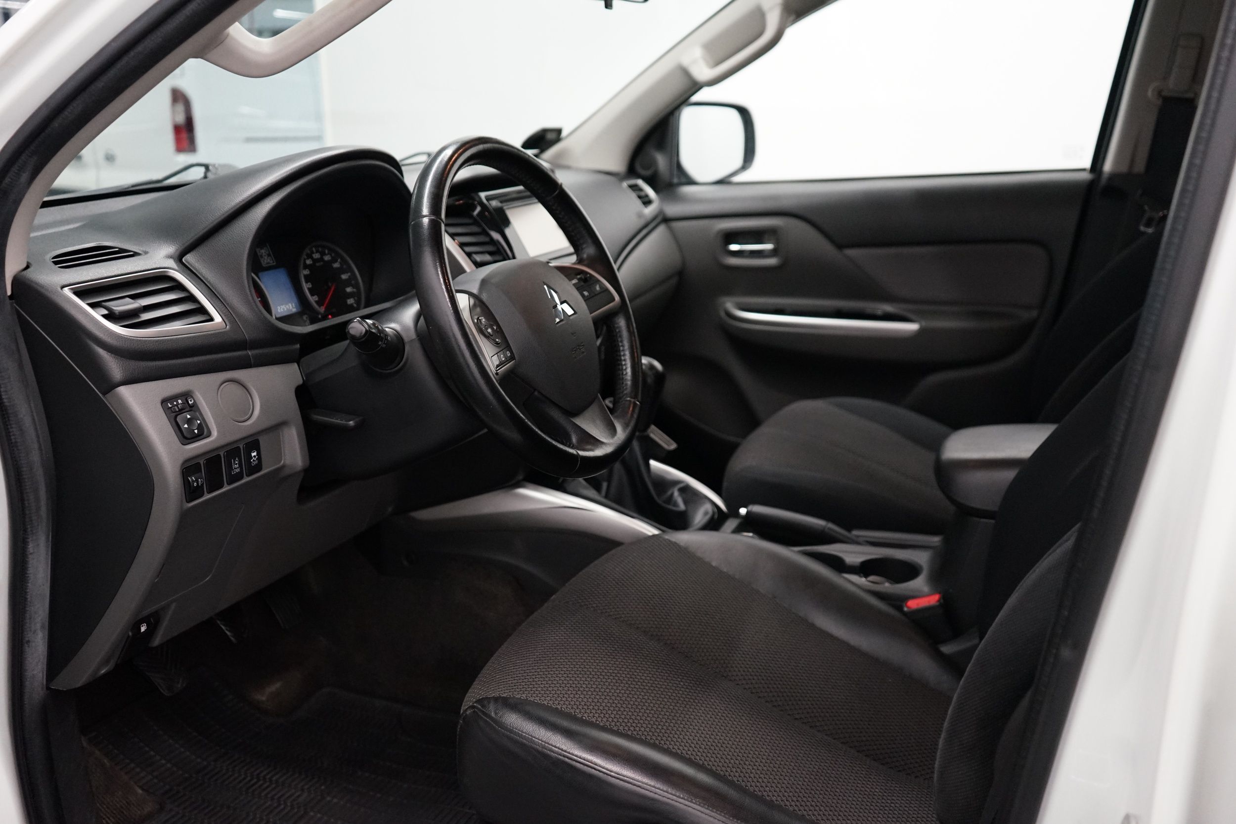 Mitsubishi L200 2015, kuva 6/17