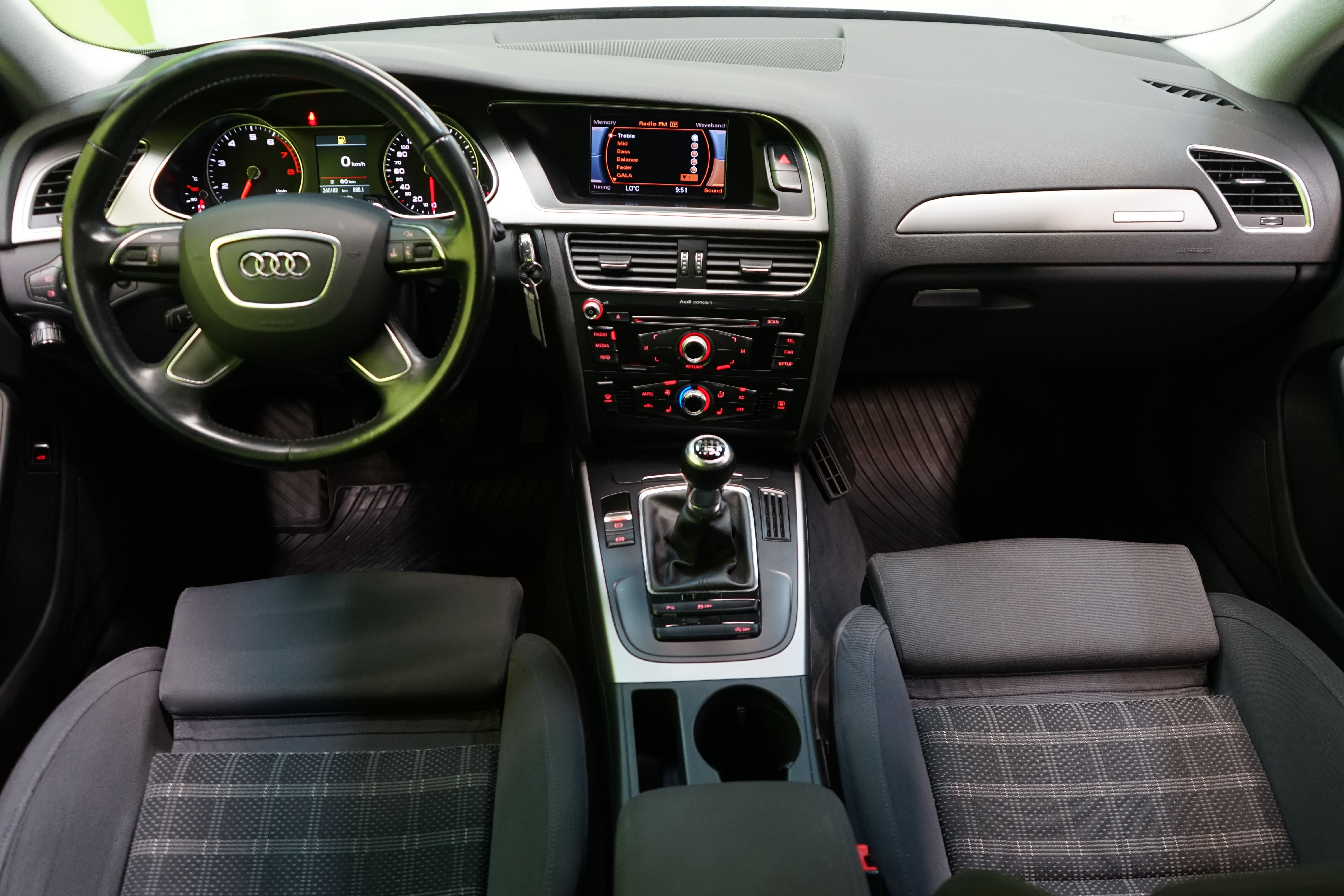 Audi A4 2013, kuva 6/23