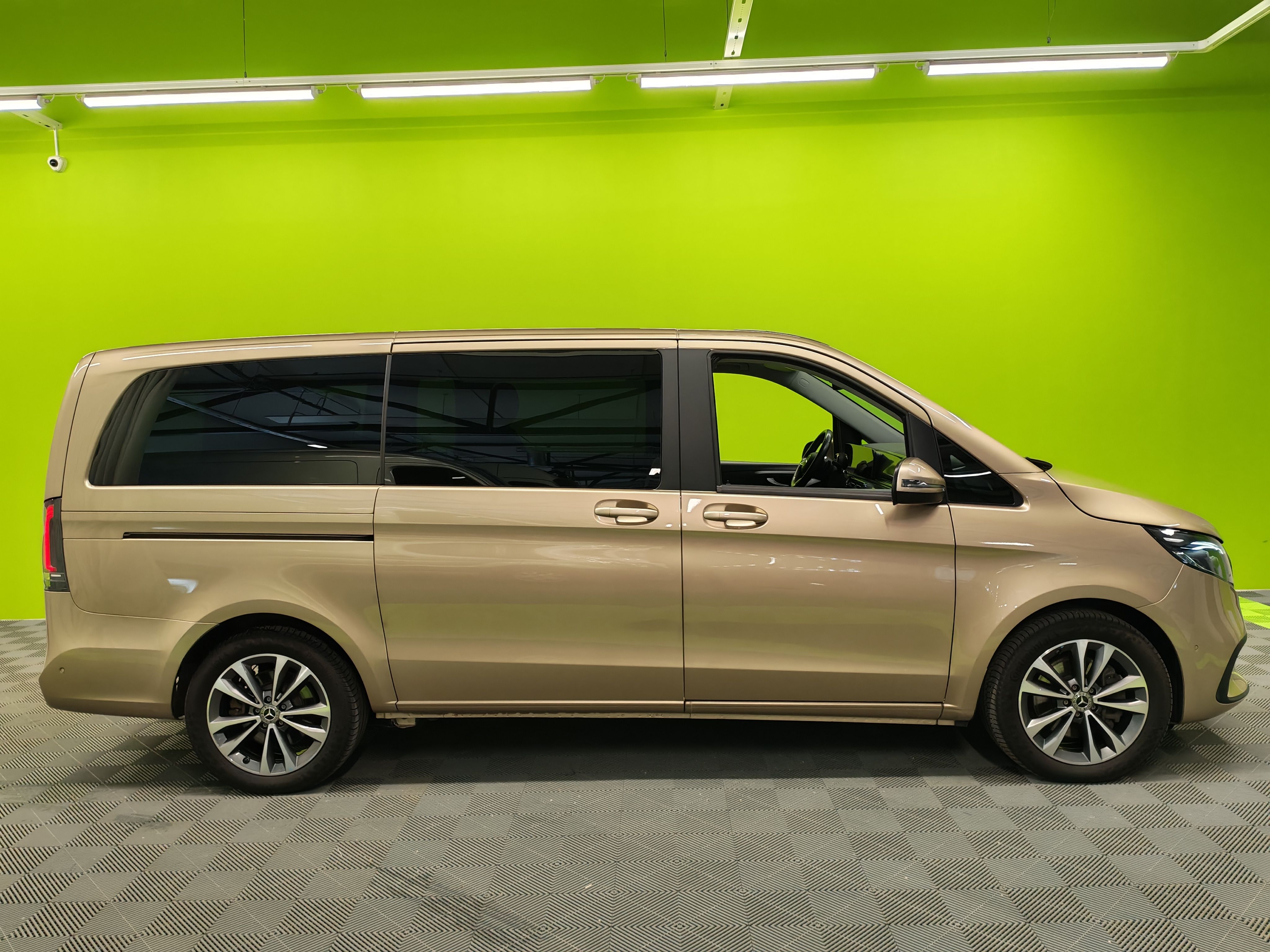 Mercedes-Benz EQV 2024, kuva 2/28