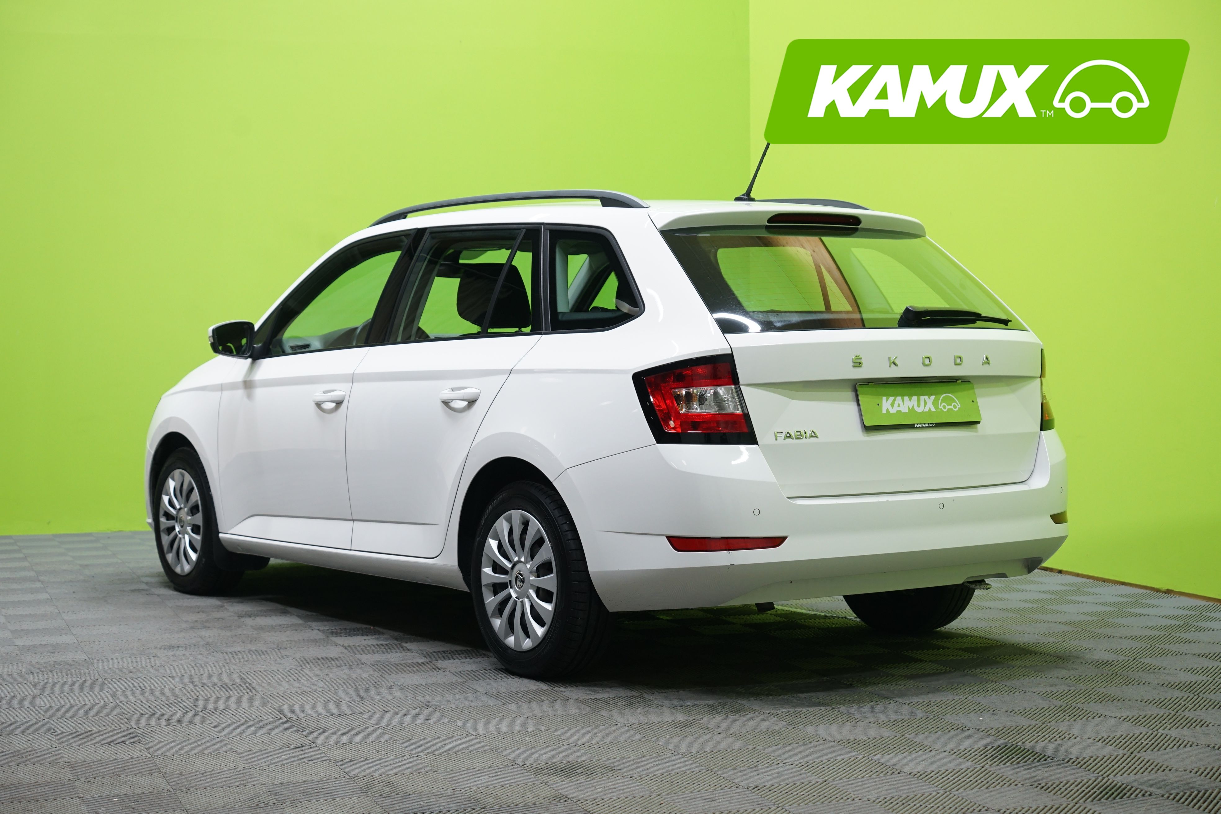 Skoda Fabia Combi 1,0 TSI 95 Ambition 2021, kuva 4/19
