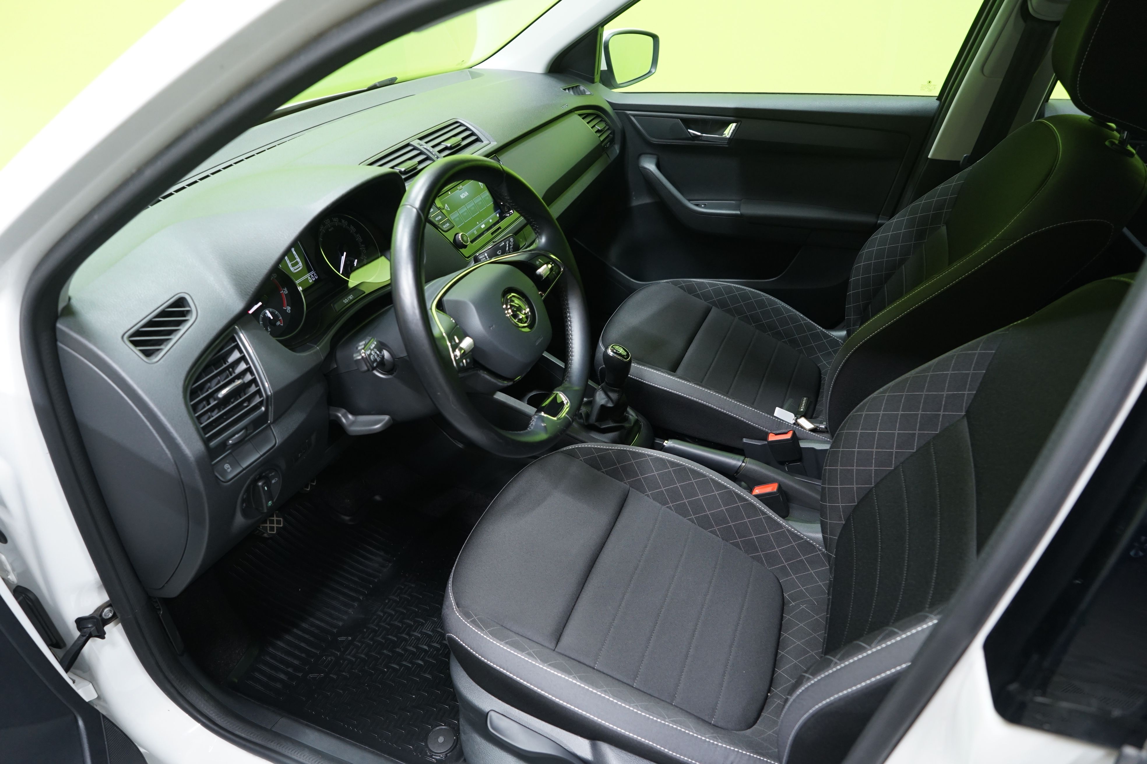 Skoda Fabia Combi 1,0 TSI 95 Ambition 2021, kuva 7/19