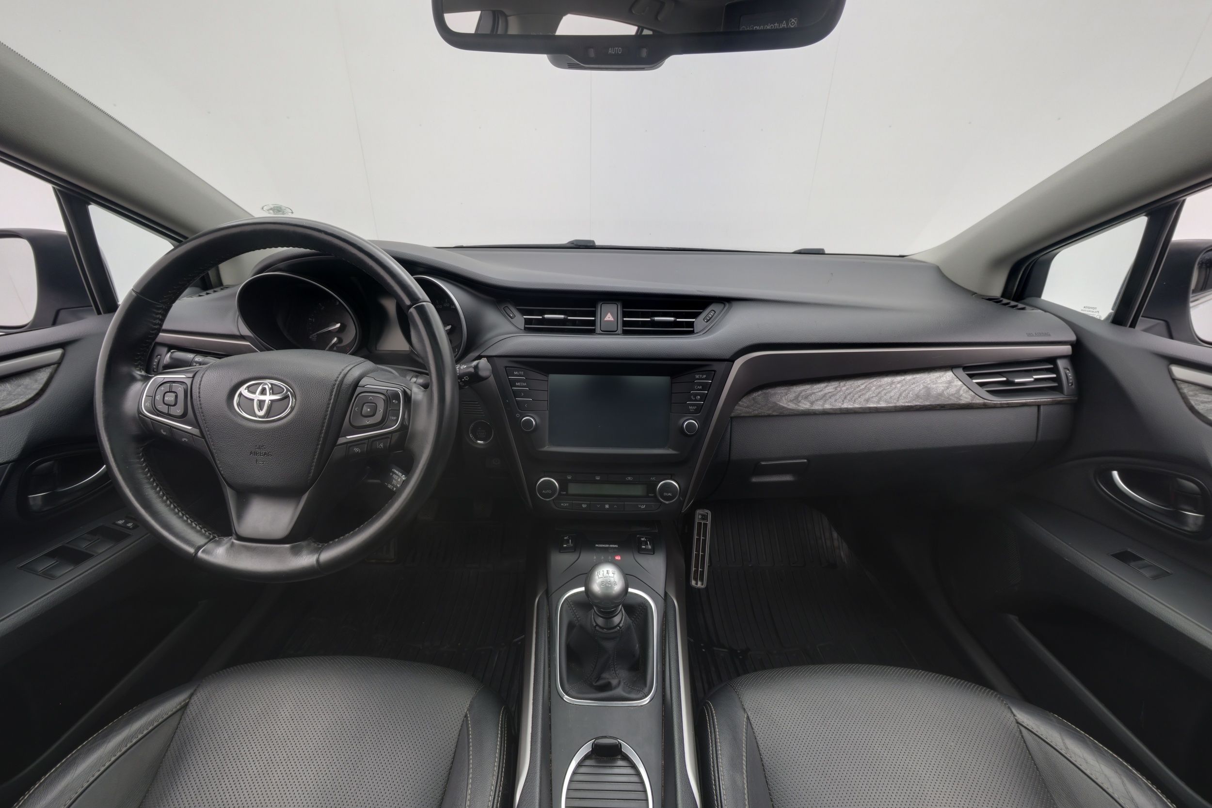 Toyota Avensis 2016, kuva 7/30
