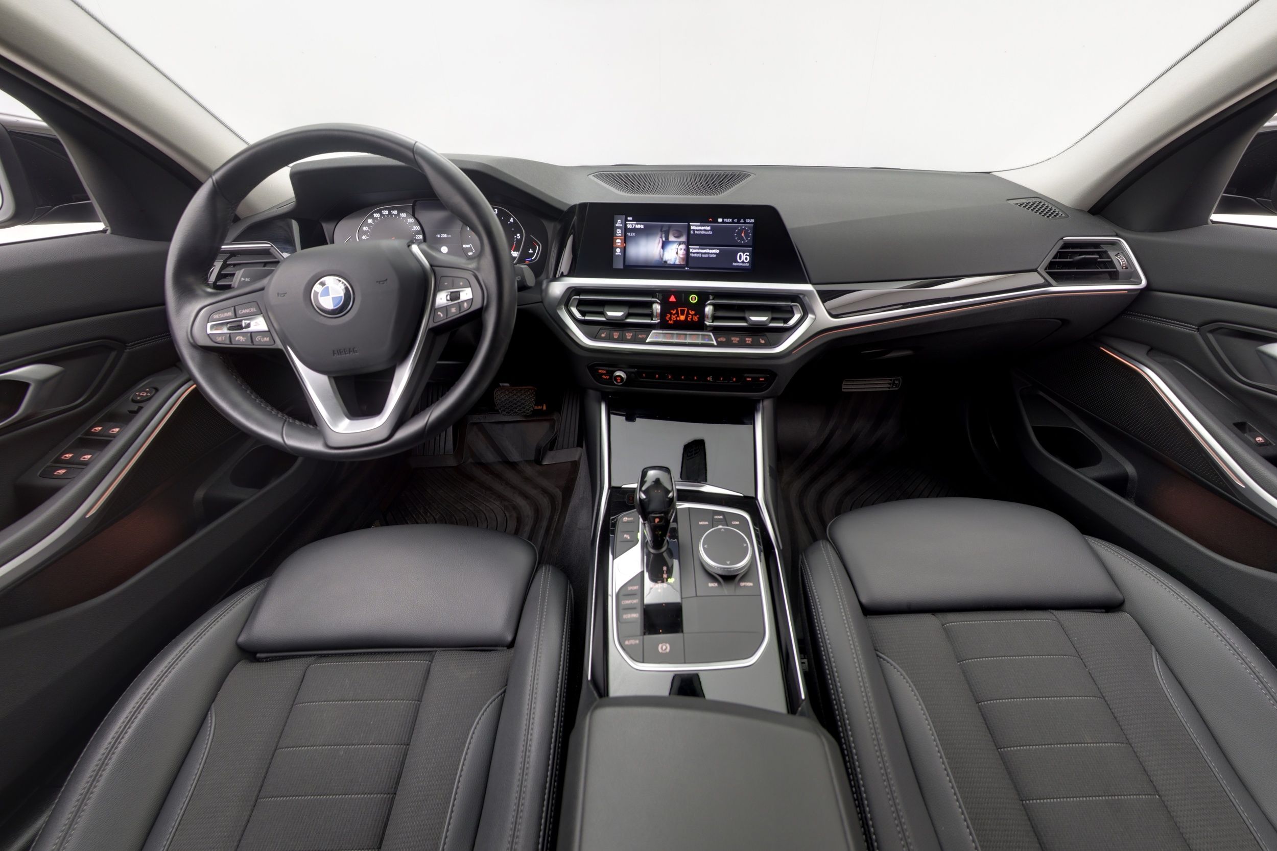 BMW 320 G21 Touring A xDrive MHEV 2021, kuva 7/23