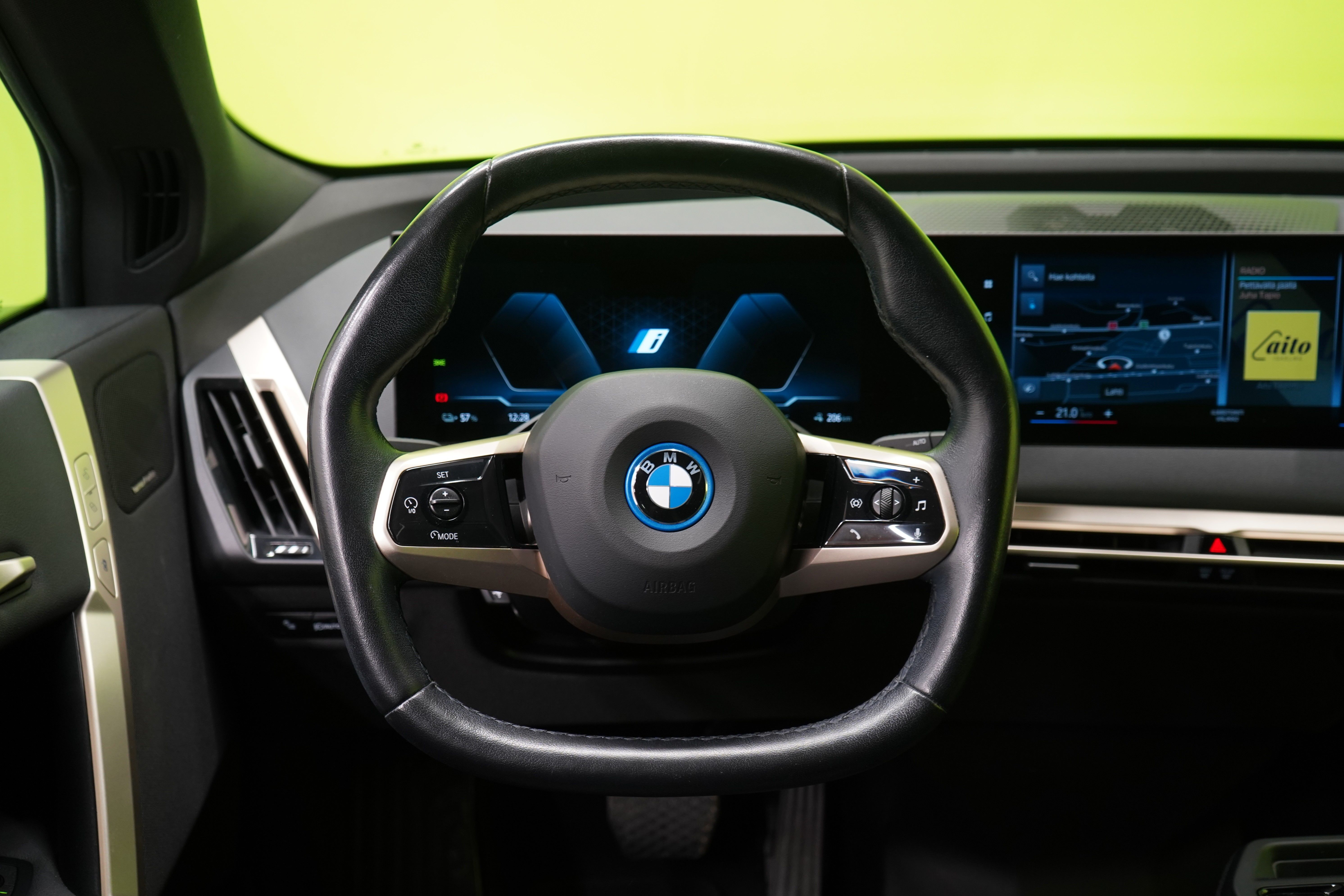 BMW iX xDrive40 2021, kuva 7/31
