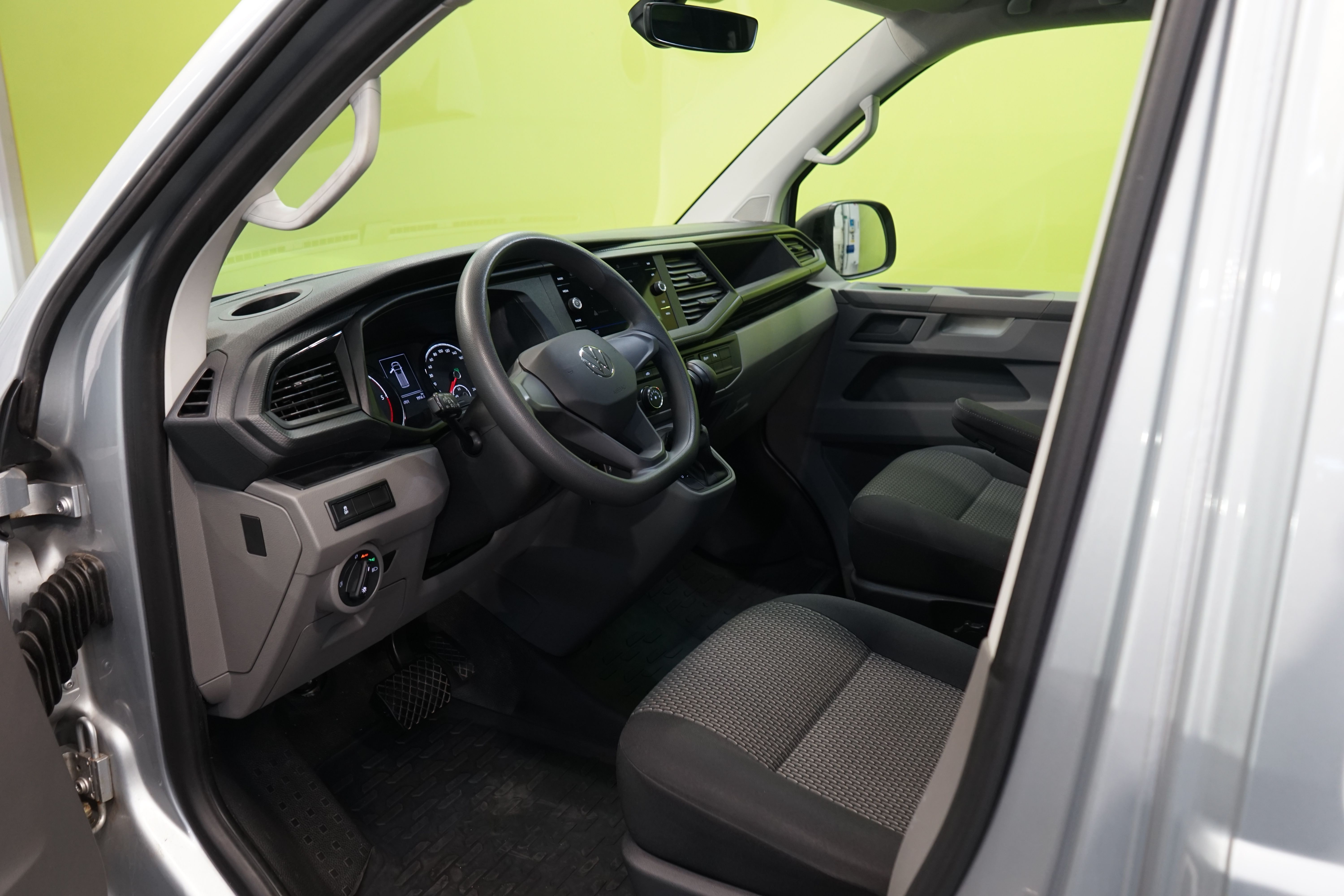 Volkswagen Transporter 2023, kuva 7/20
