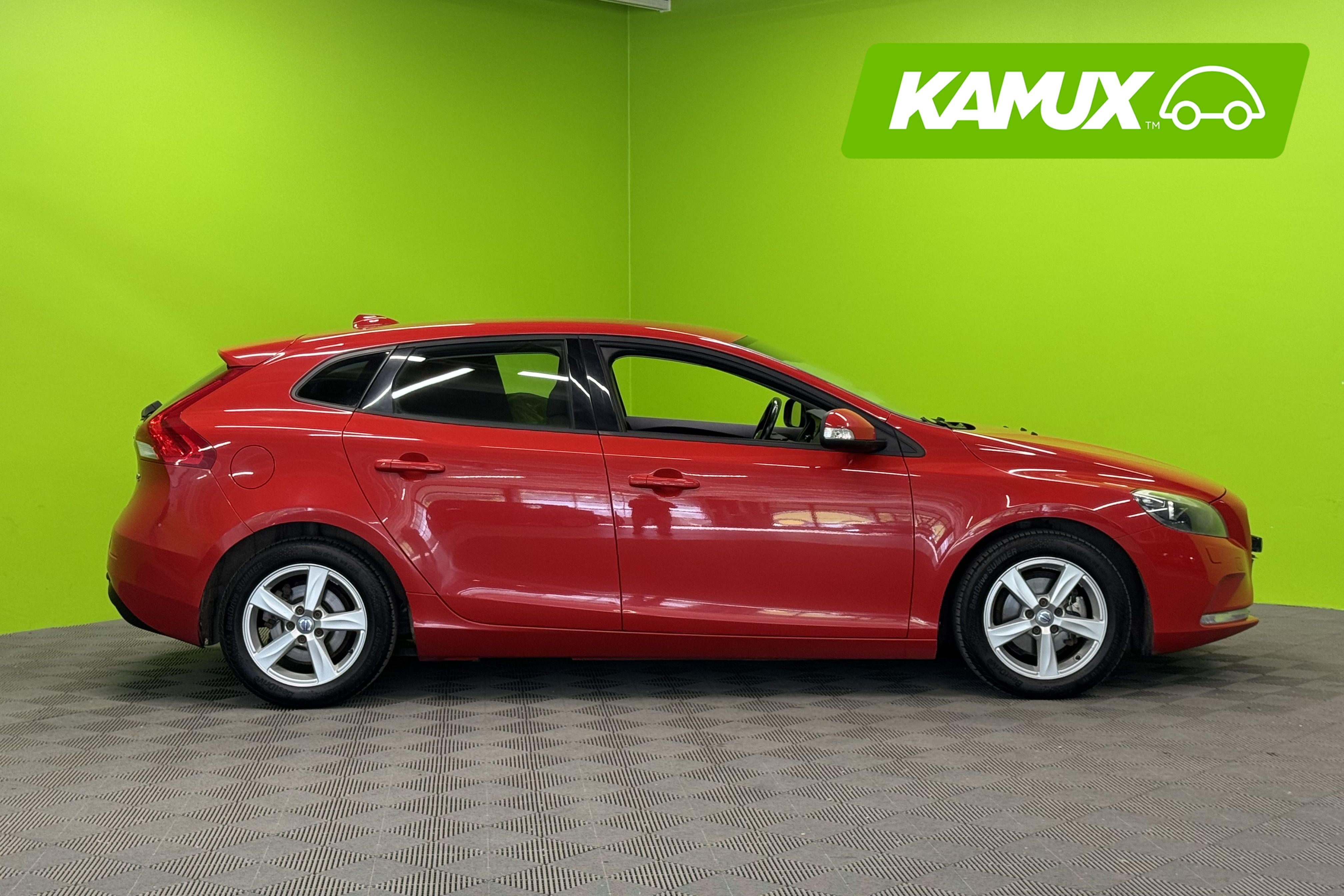 Volvo V40 2015, photo 2/19