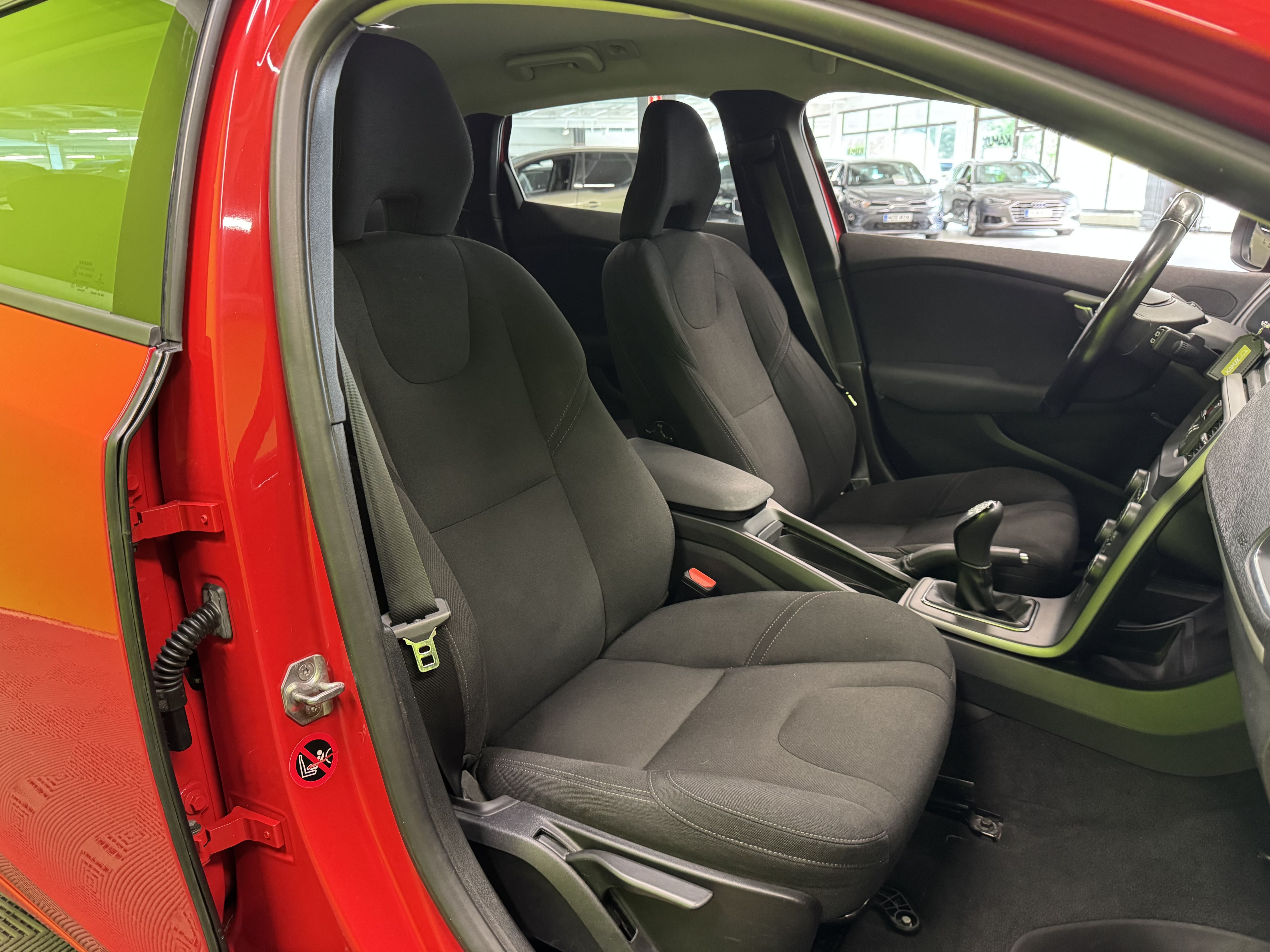Volvo V40 2015, photo 7/19