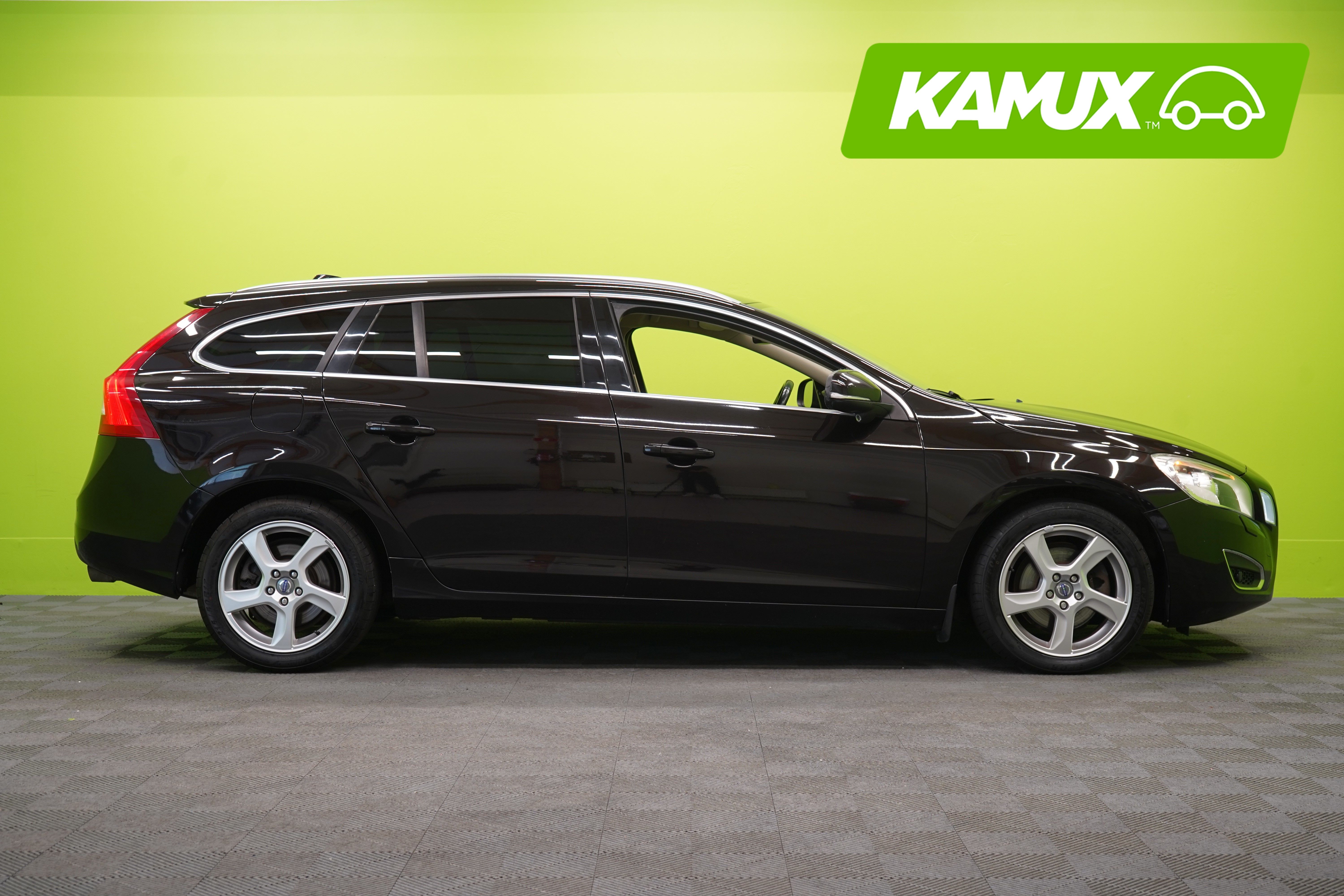 Volvo V60 2,0 T5 Summum aut 2012, kuva 2/26