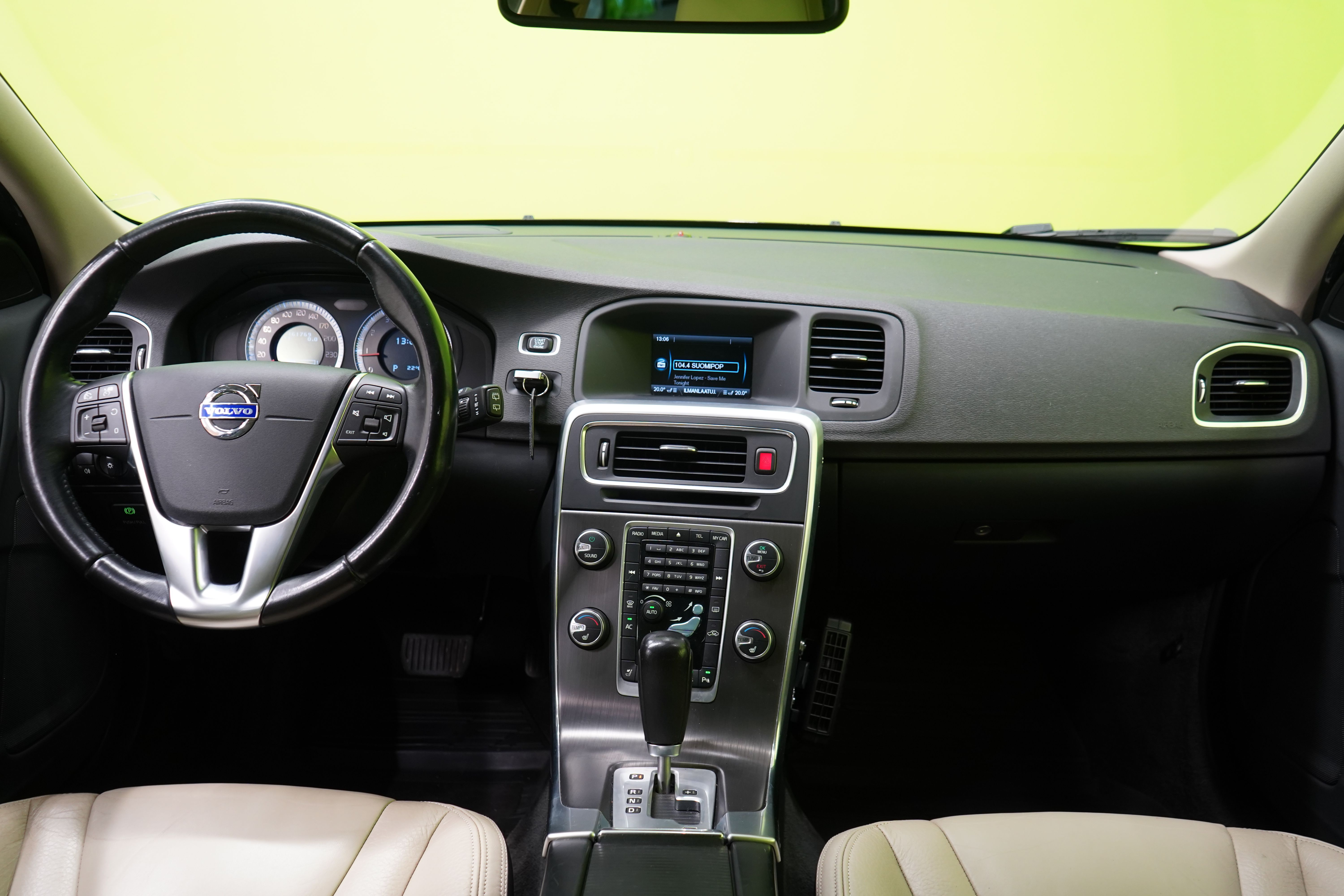 Volvo V60 2,0 T5 Summum aut 2012, kuva 6/26