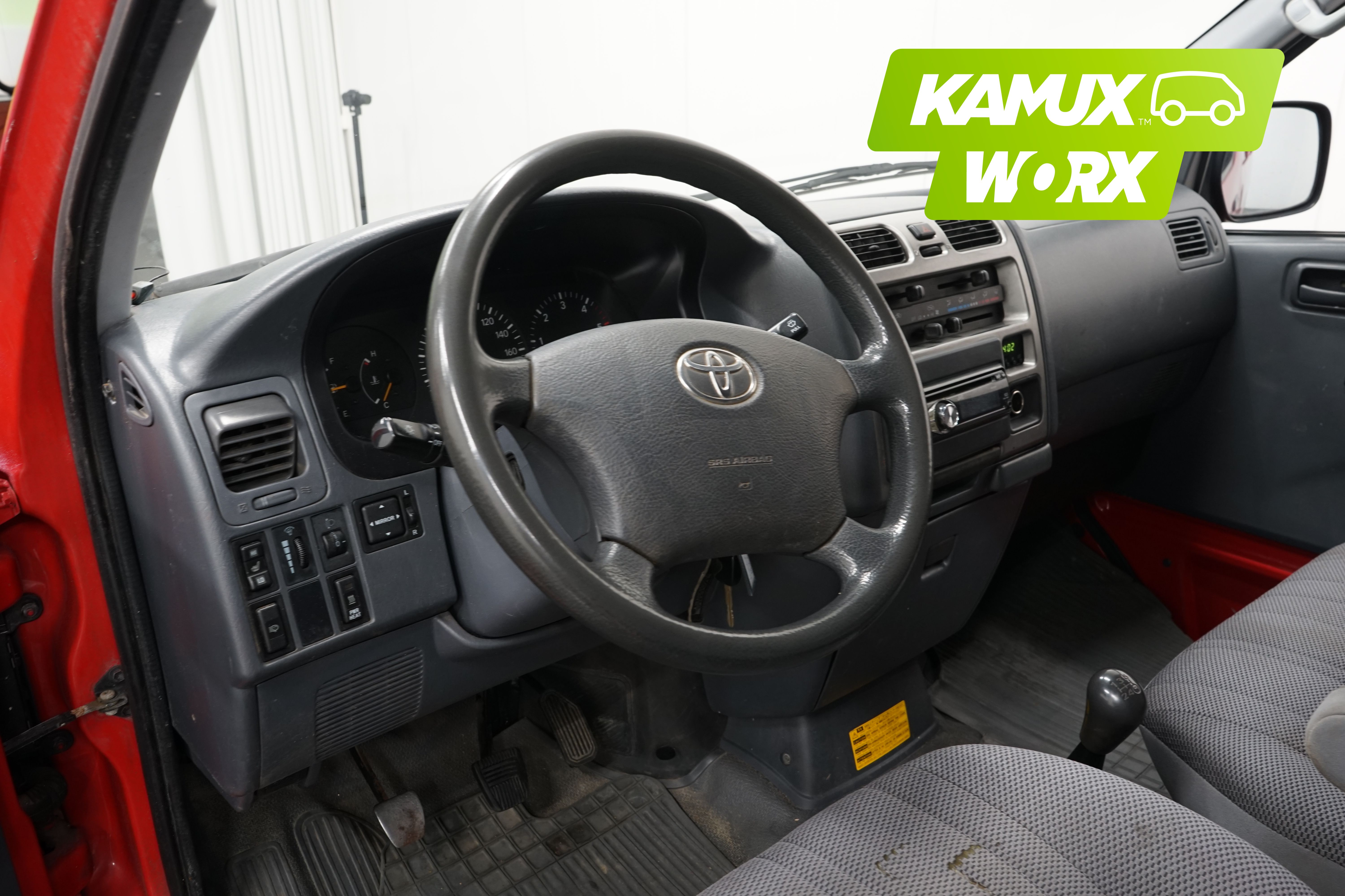 Toyota Hiace 2,5 D-4D 117 5ov 4WD pitkä 2009, kuva 7/16