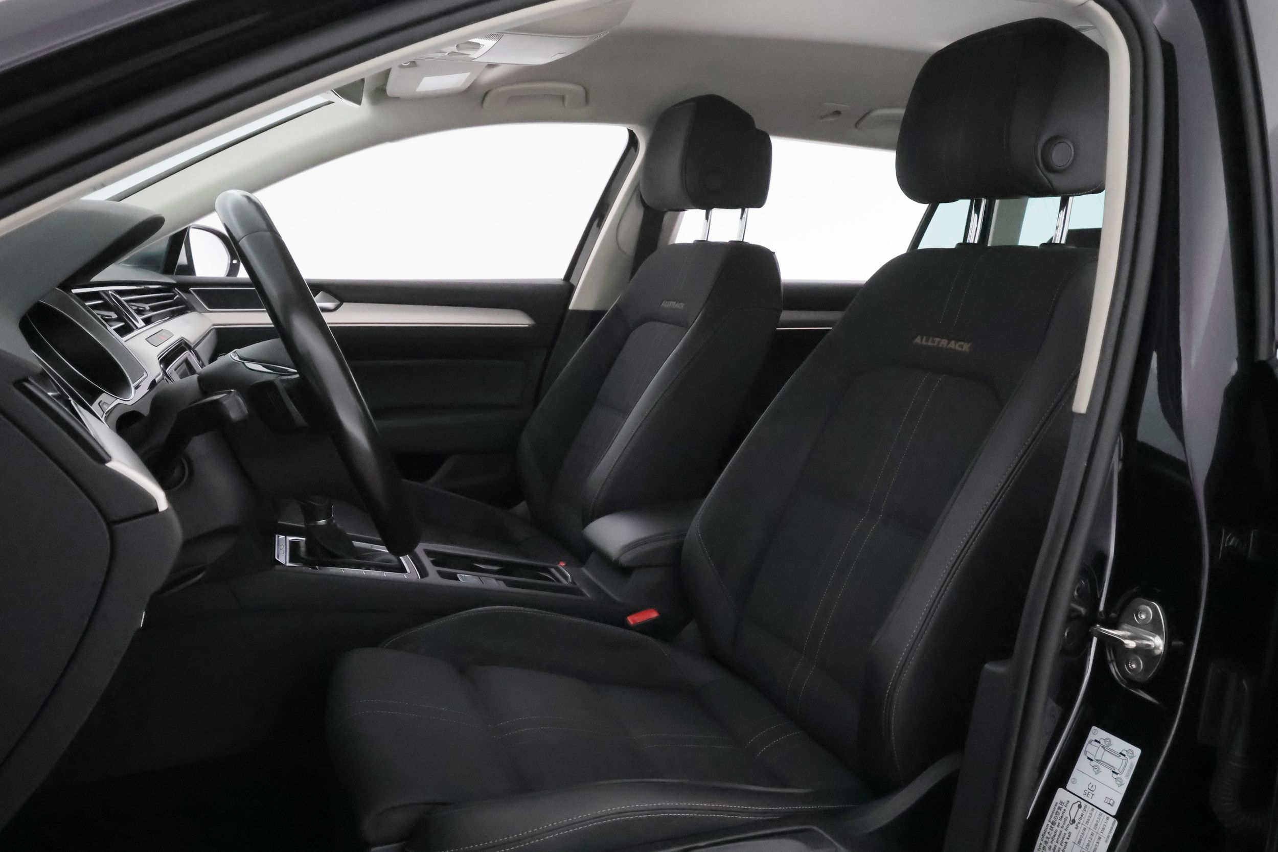 Volkswagen Passat 2017, kuva 7/26