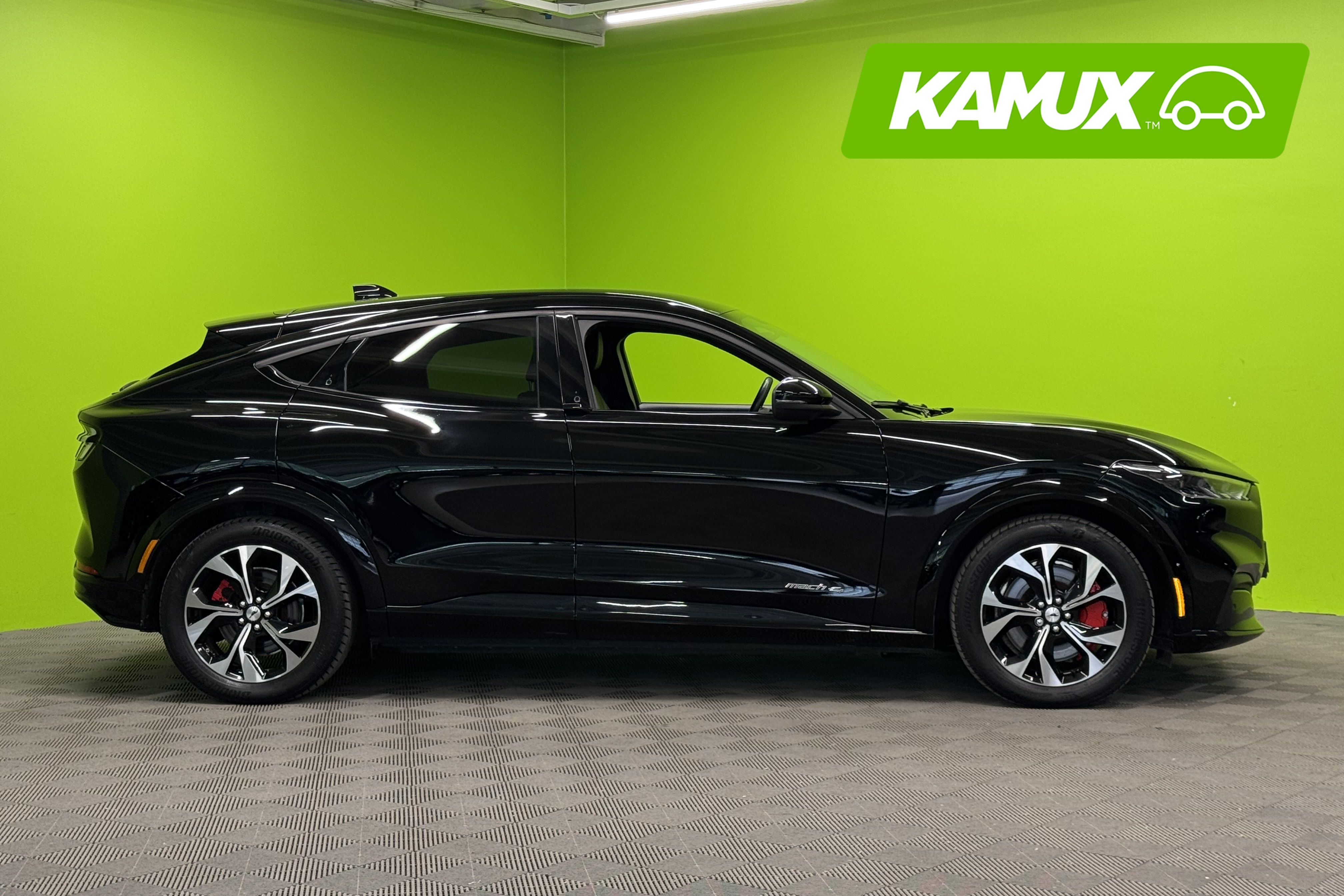 Ford Mustang Mach-E 75kWh 269hv AWD 2022, kuva 2/23