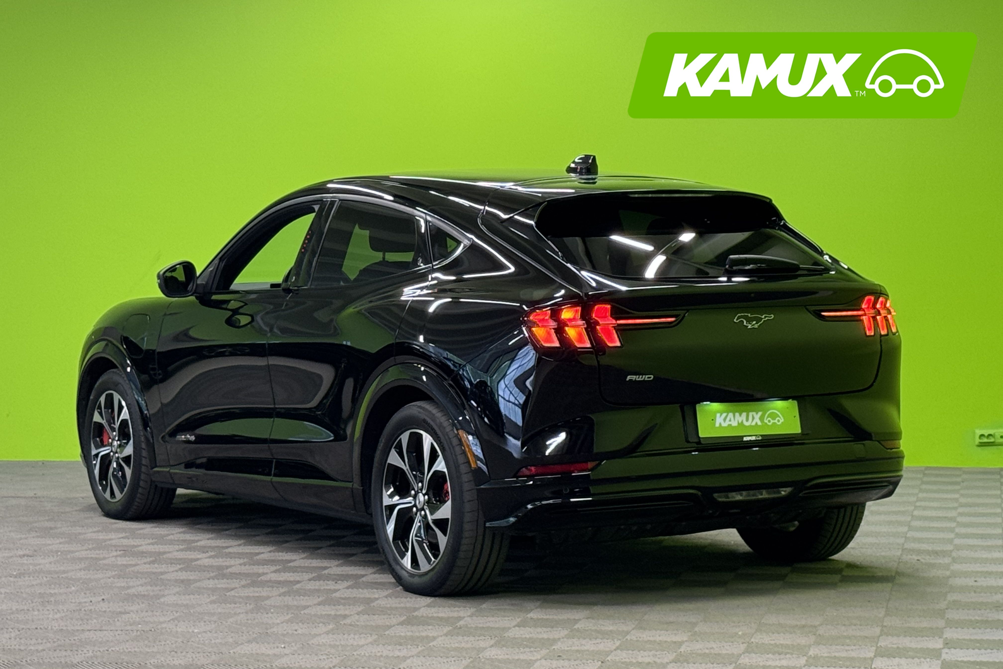Ford Mustang Mach-E 75kWh 269hv AWD 2022, kuva 4/23