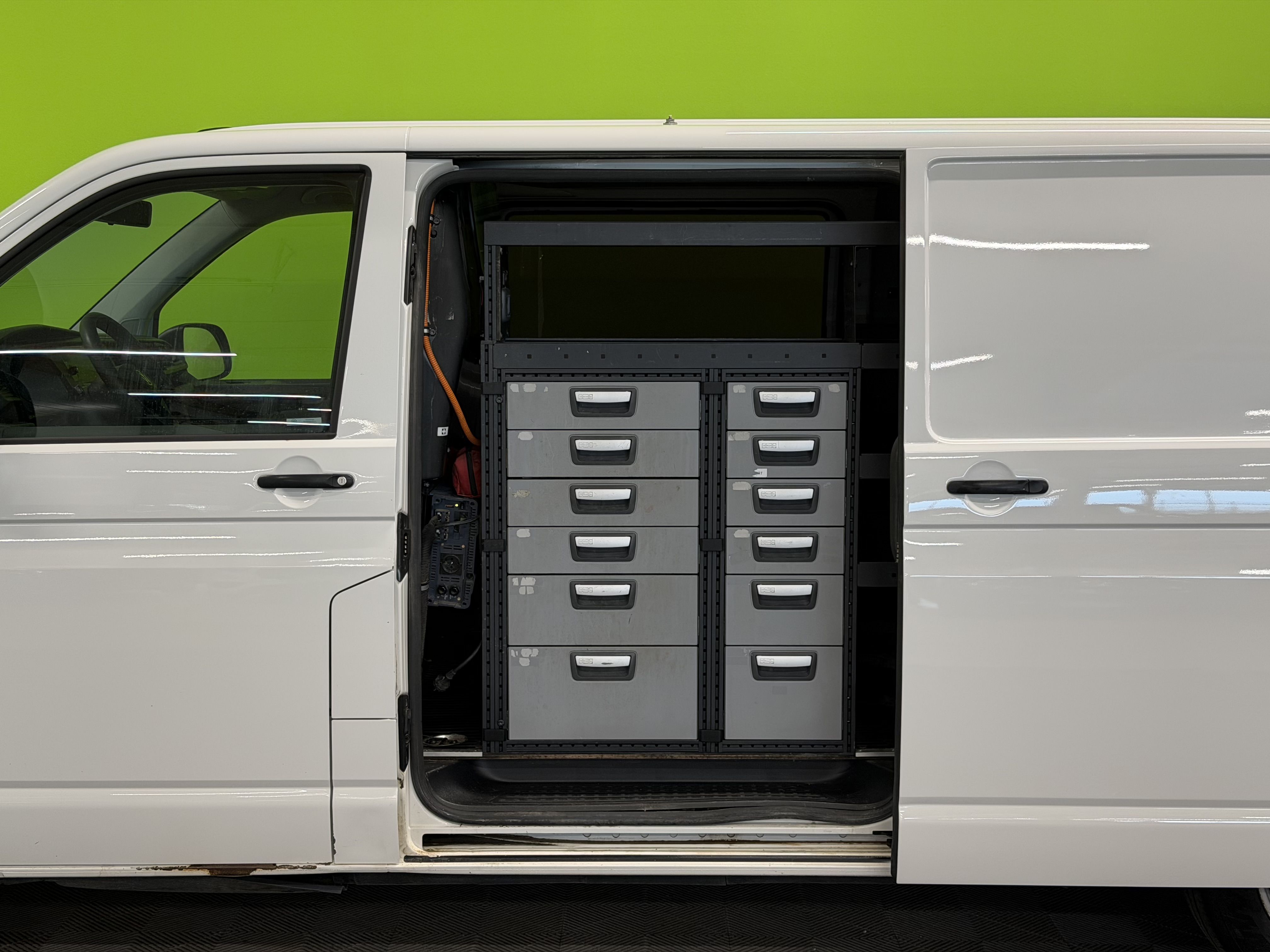 Volkswagen Transporter 2021, kuva 7/21