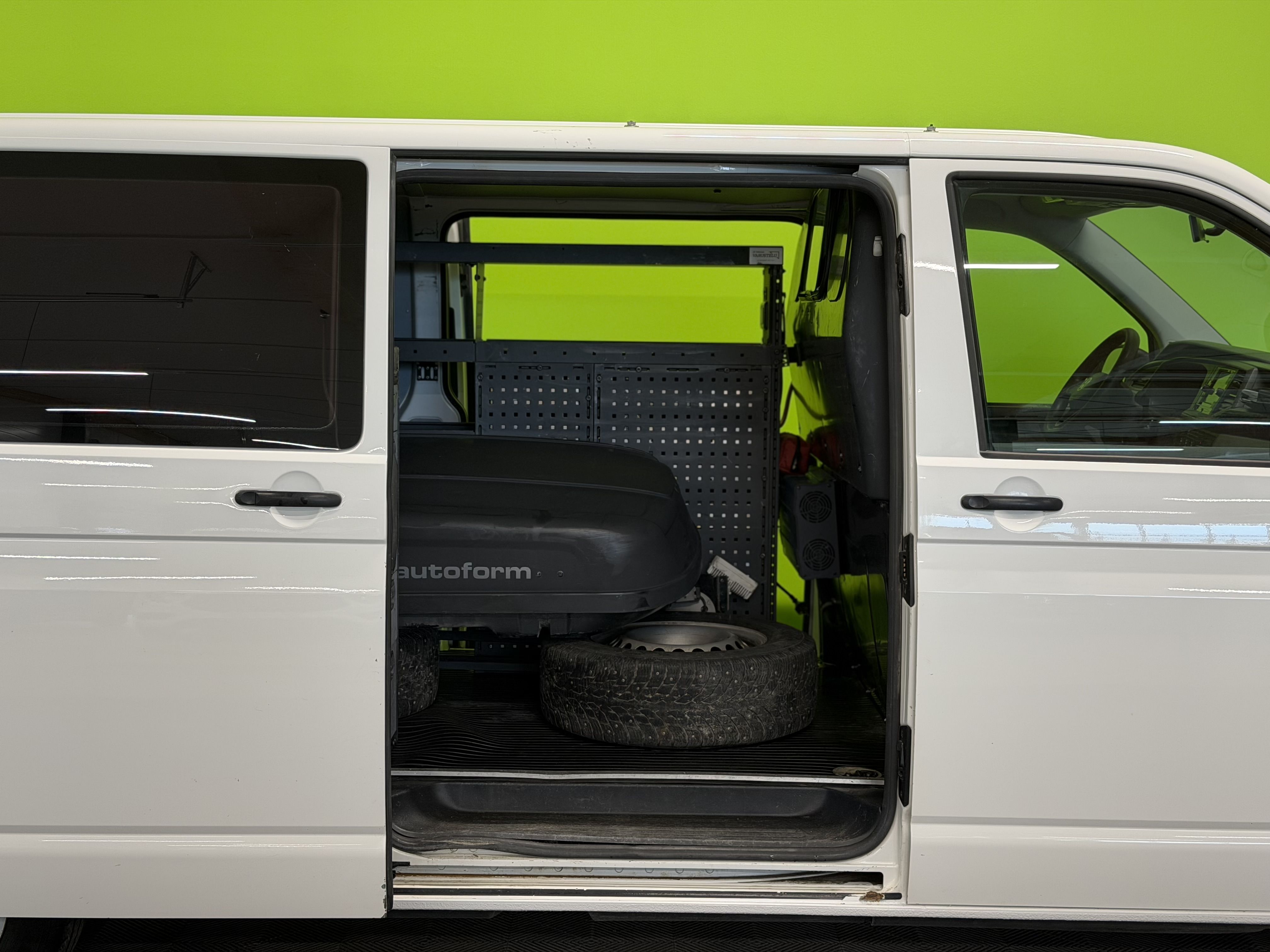 Volkswagen Transporter 2021, kuva 6/21